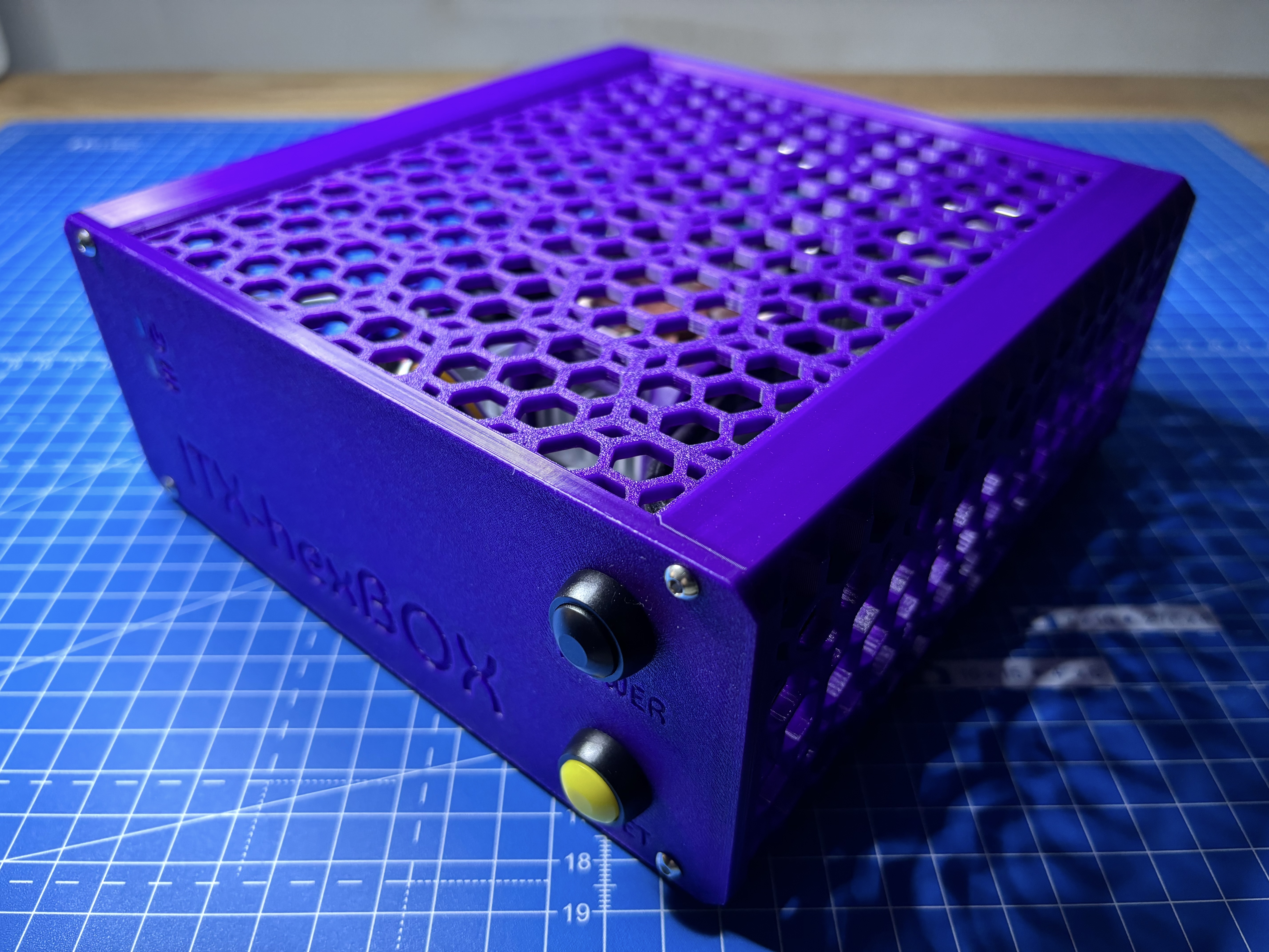 Miniatura 3 do modelo 3D ITX-hexBOX