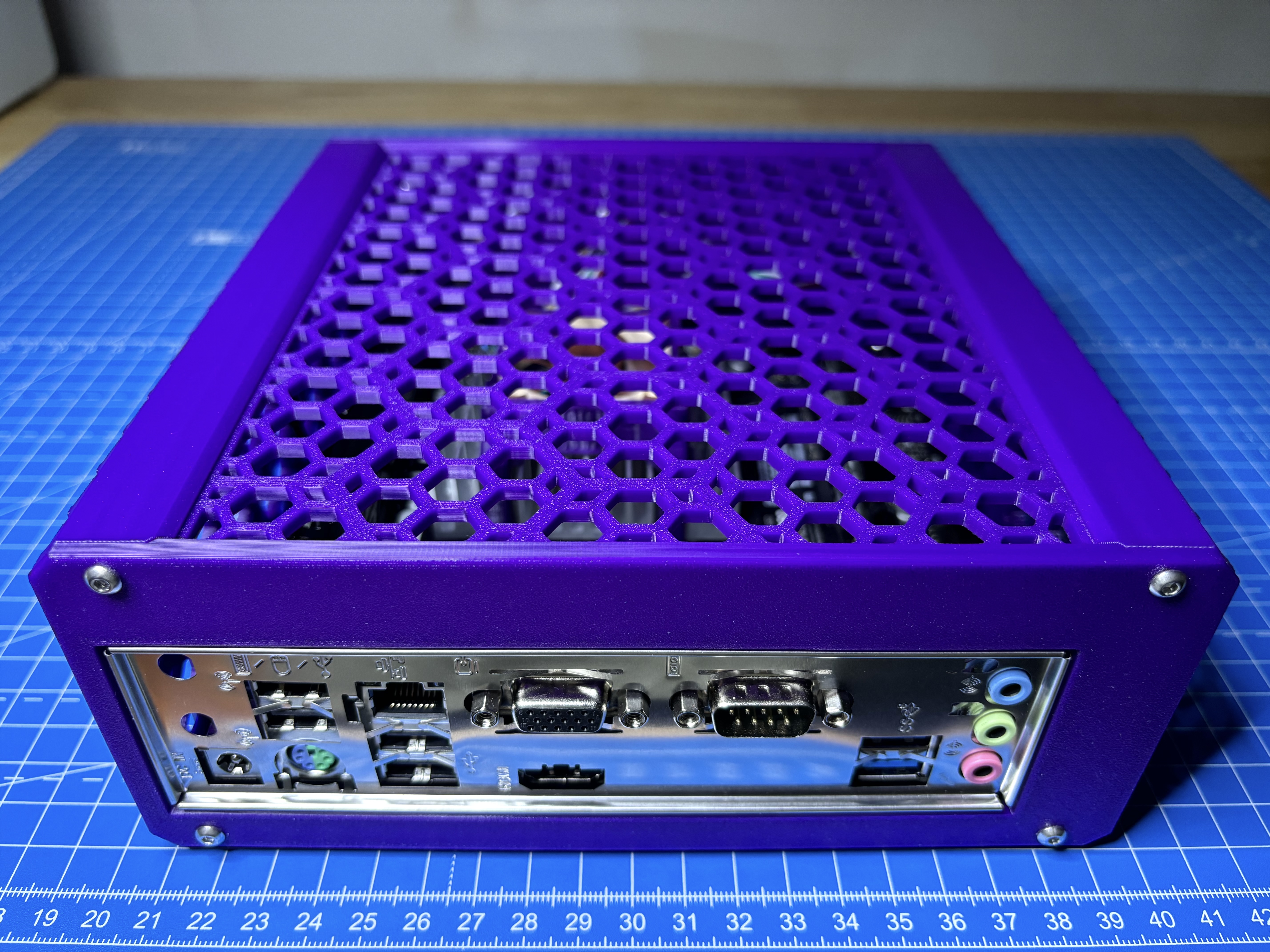 Miniatura 6 do modelo 3D ITX-hexBOX