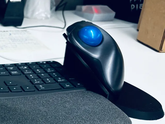 Single Piece Logitech M570 Trackball Wedge Stand 45°