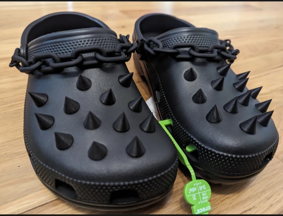 universal crocs plugs