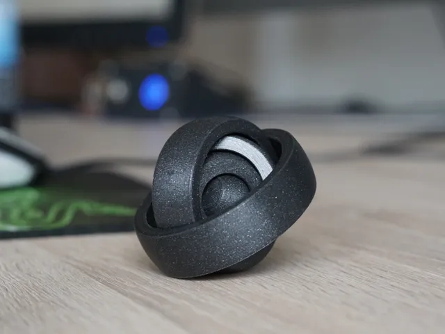 Obracające się pierścienie, zabawka antystresowa - druk 3D