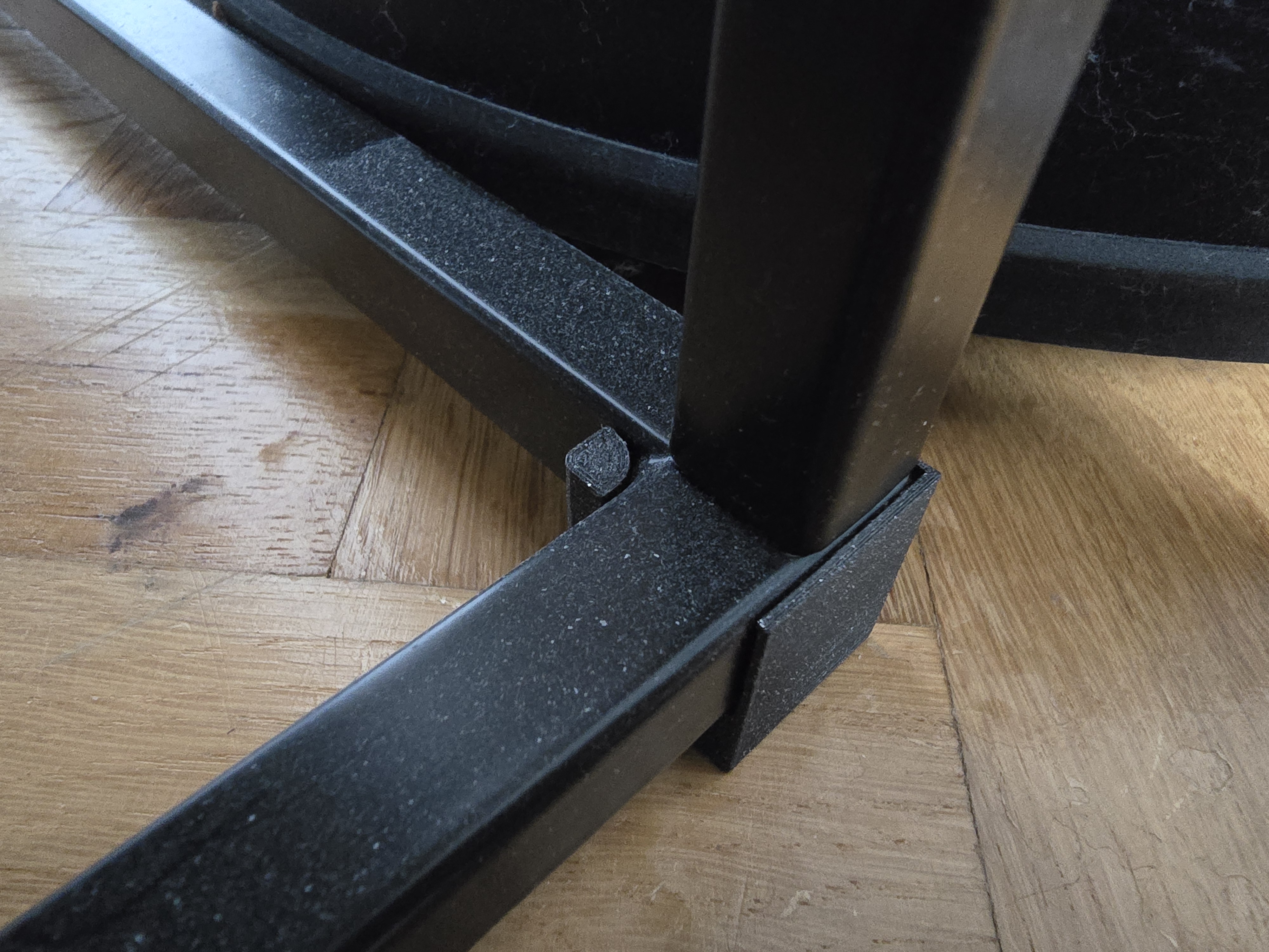 Ikea VIKHAMMER feet/riser for robot vacuum