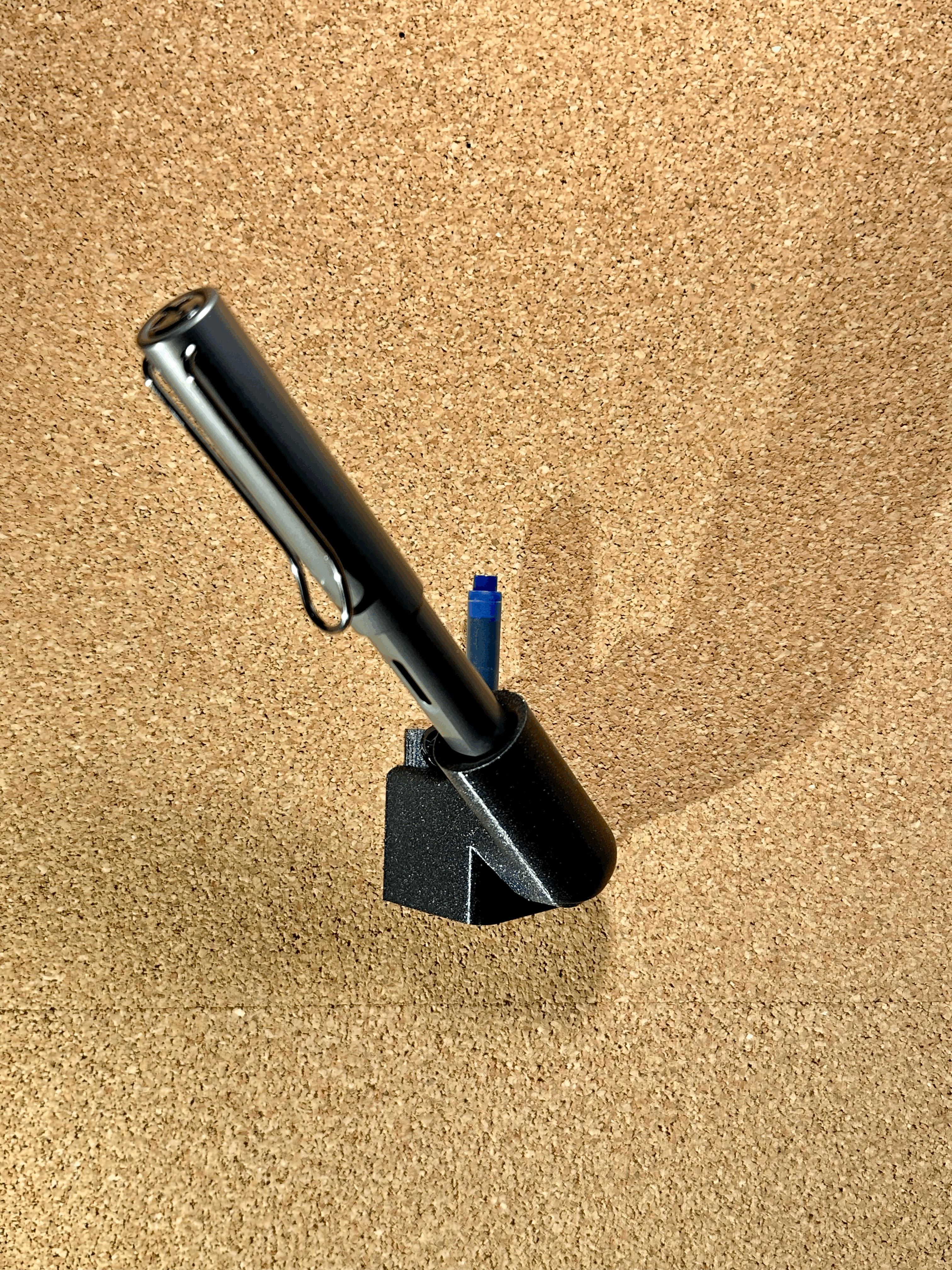 Fountain pen holder