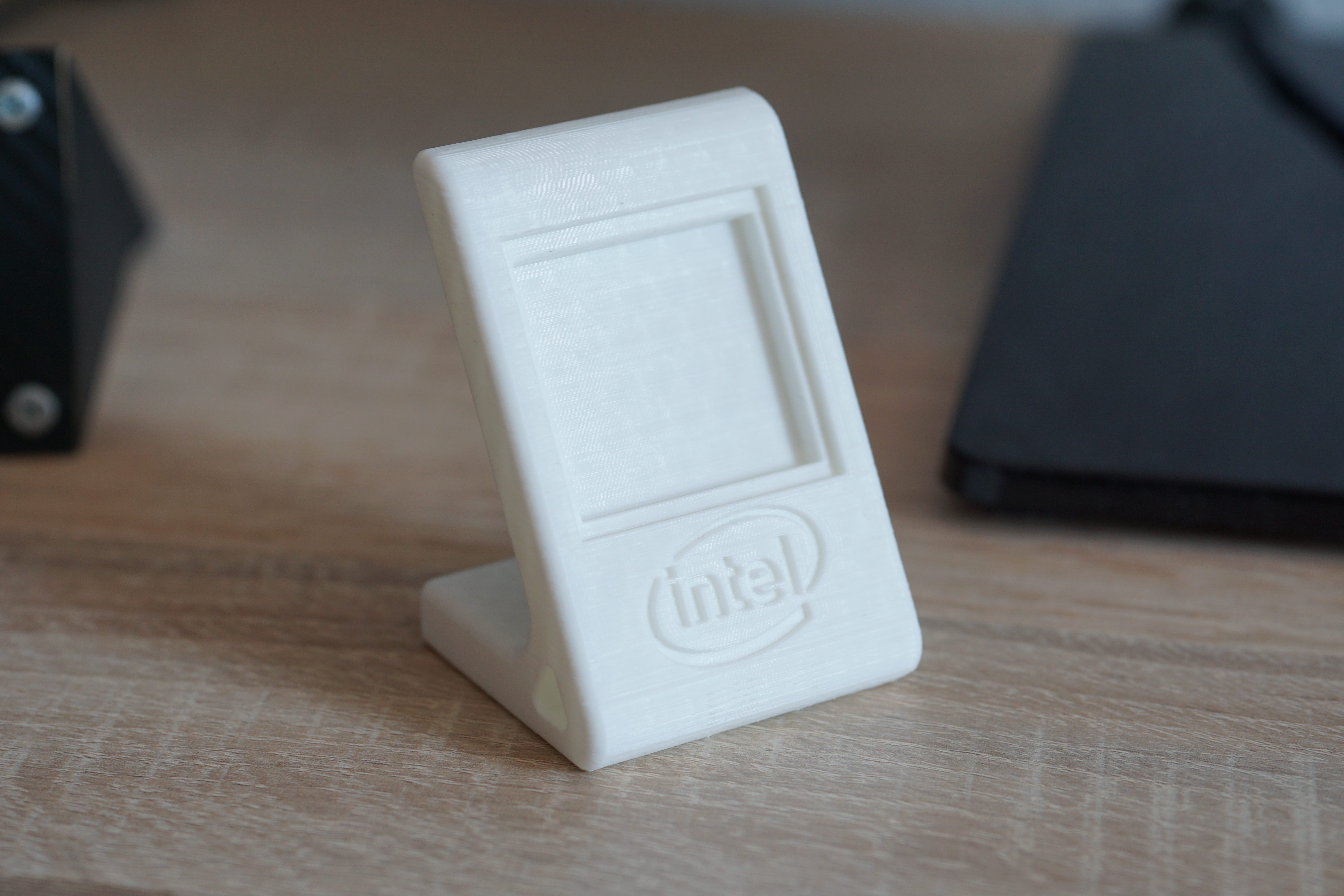 Miniatura 2 do modelo 3D Intel CPU stand
