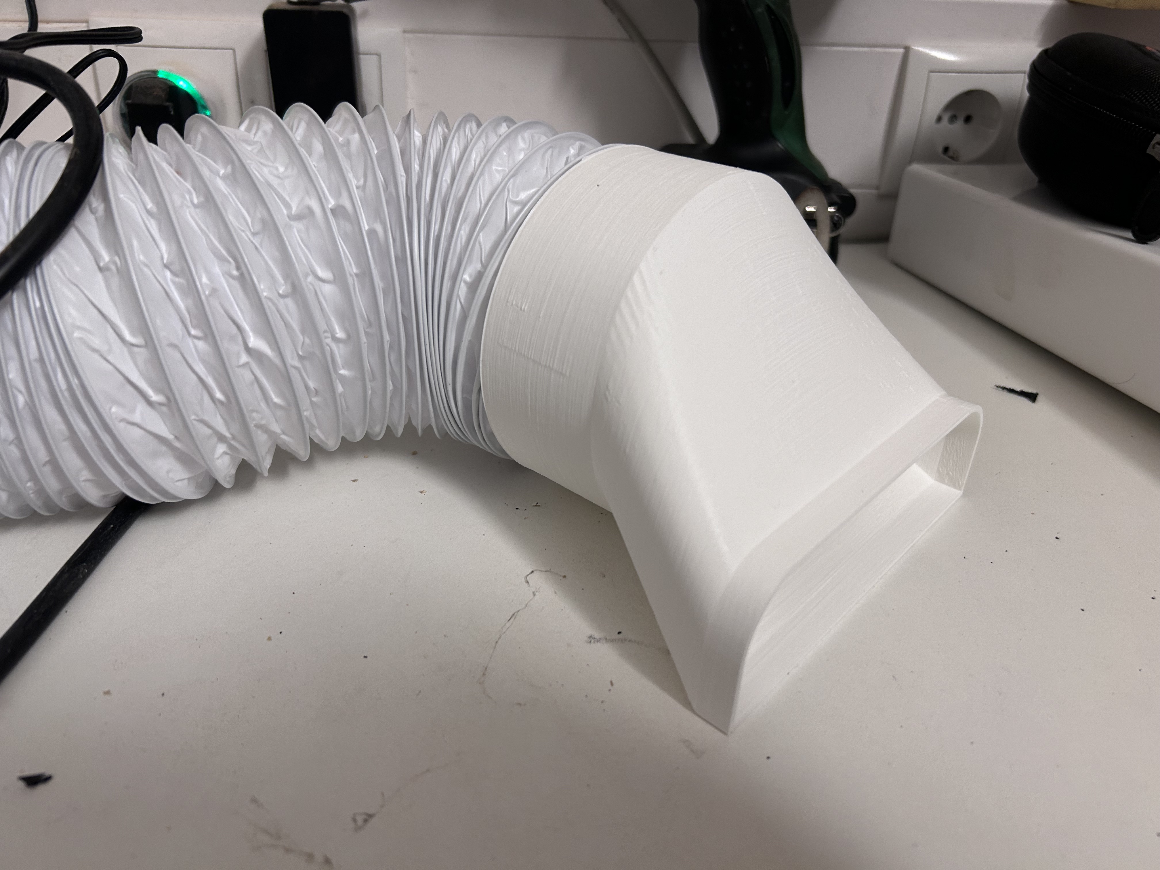 Adapter für Lüftungsschlauch 100 für Rauch Abzug Faserlaeser