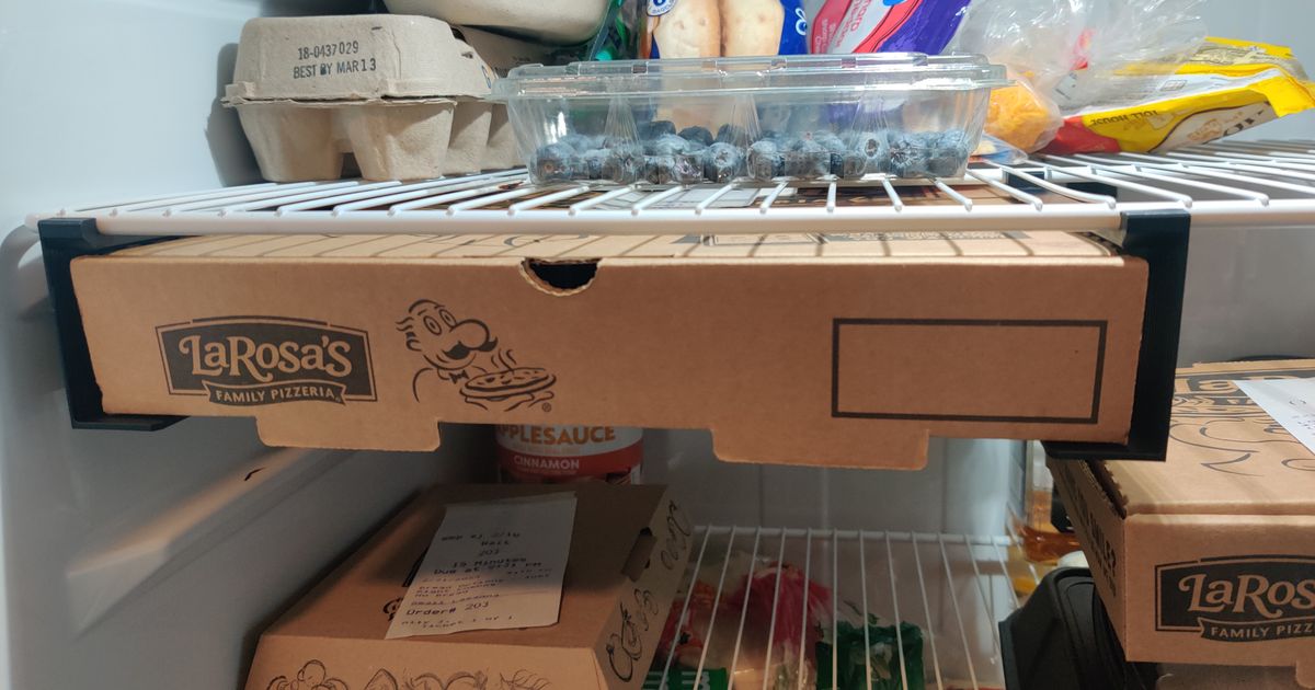 Under Shelf Pizza Box Storage by Krazey_Kruzey Download free STL