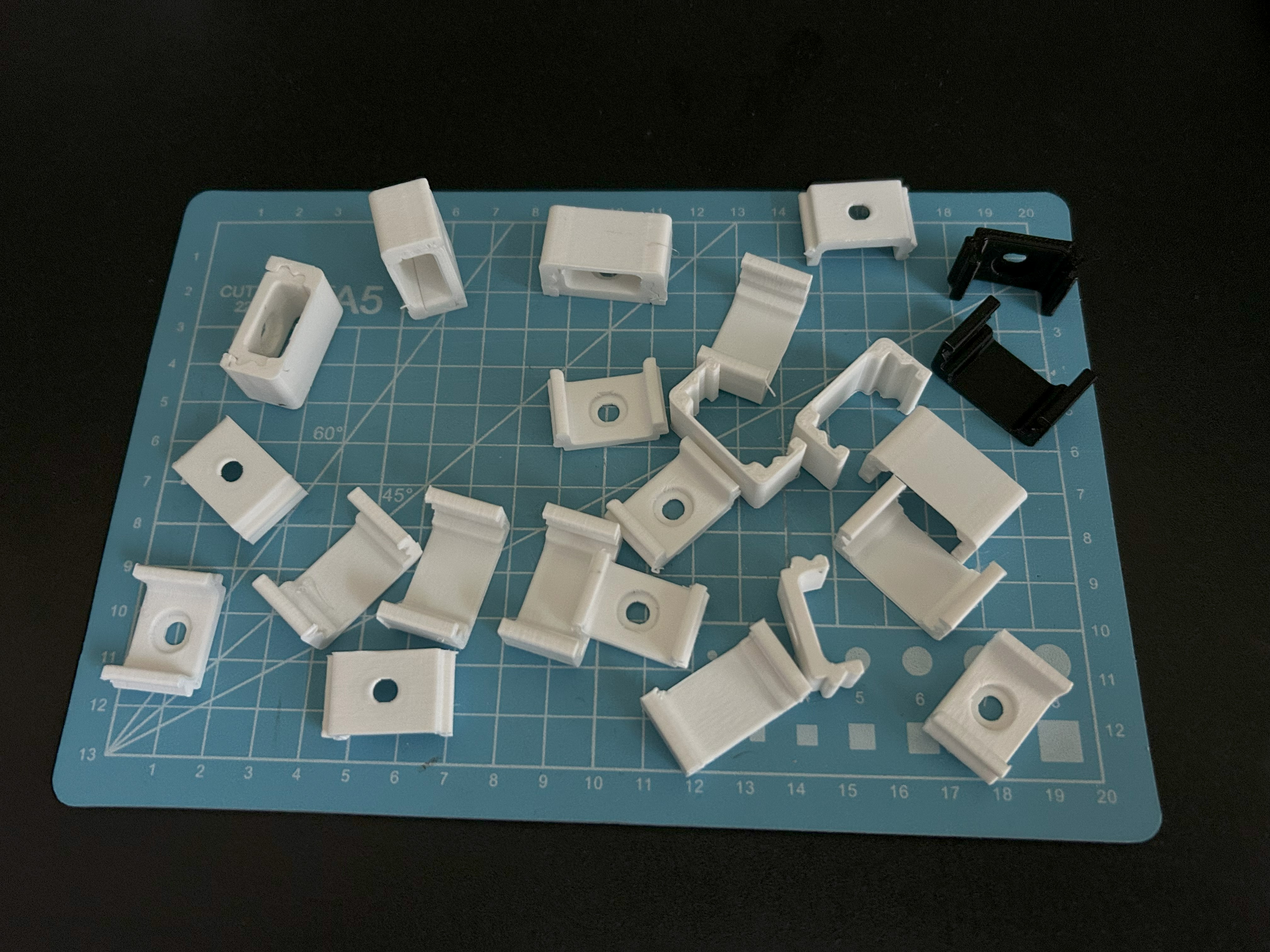 18mm, 2- piece Cable Clamp