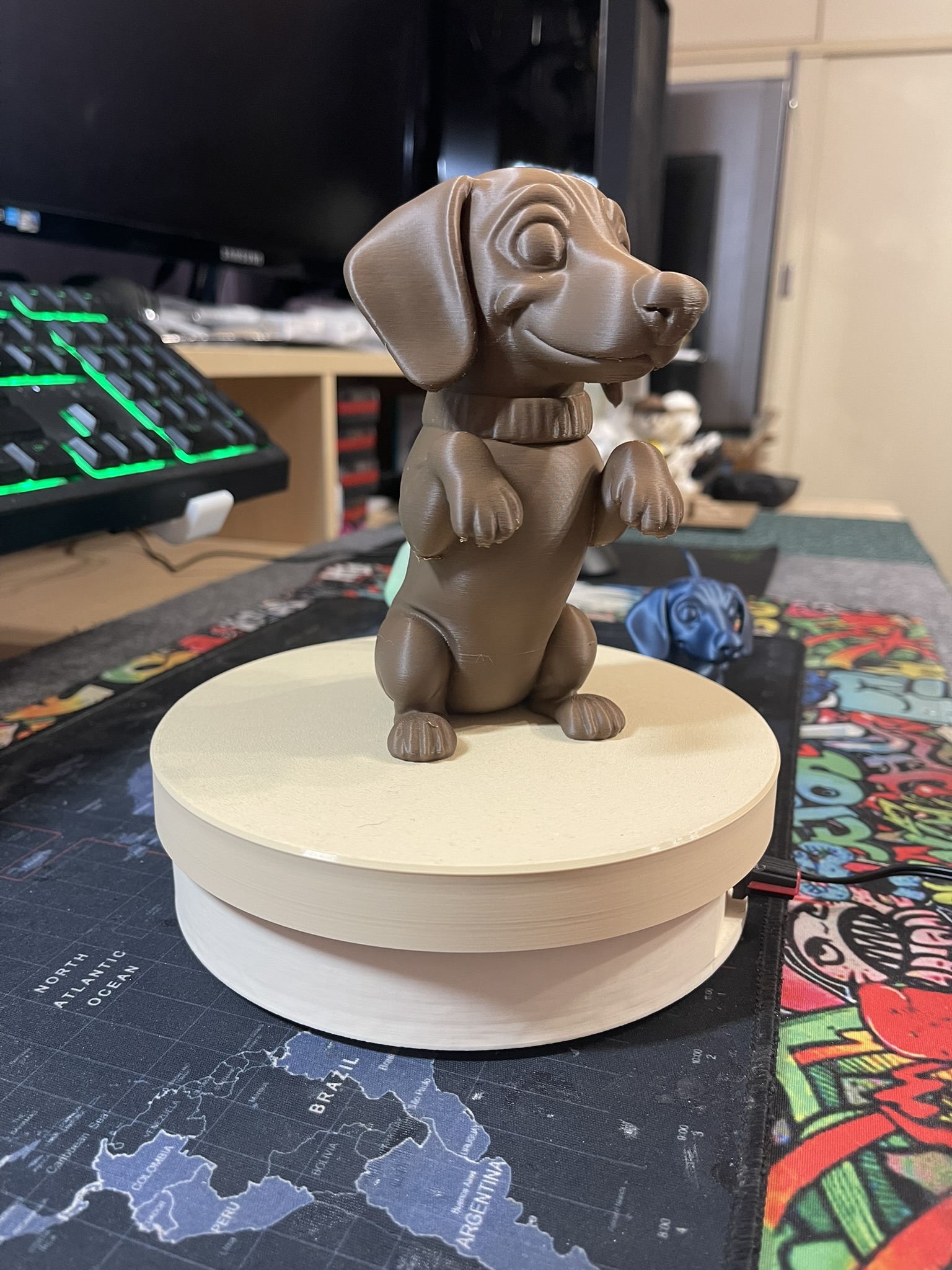 Dachshund in Cartoon Style – Upright Sitting Pose