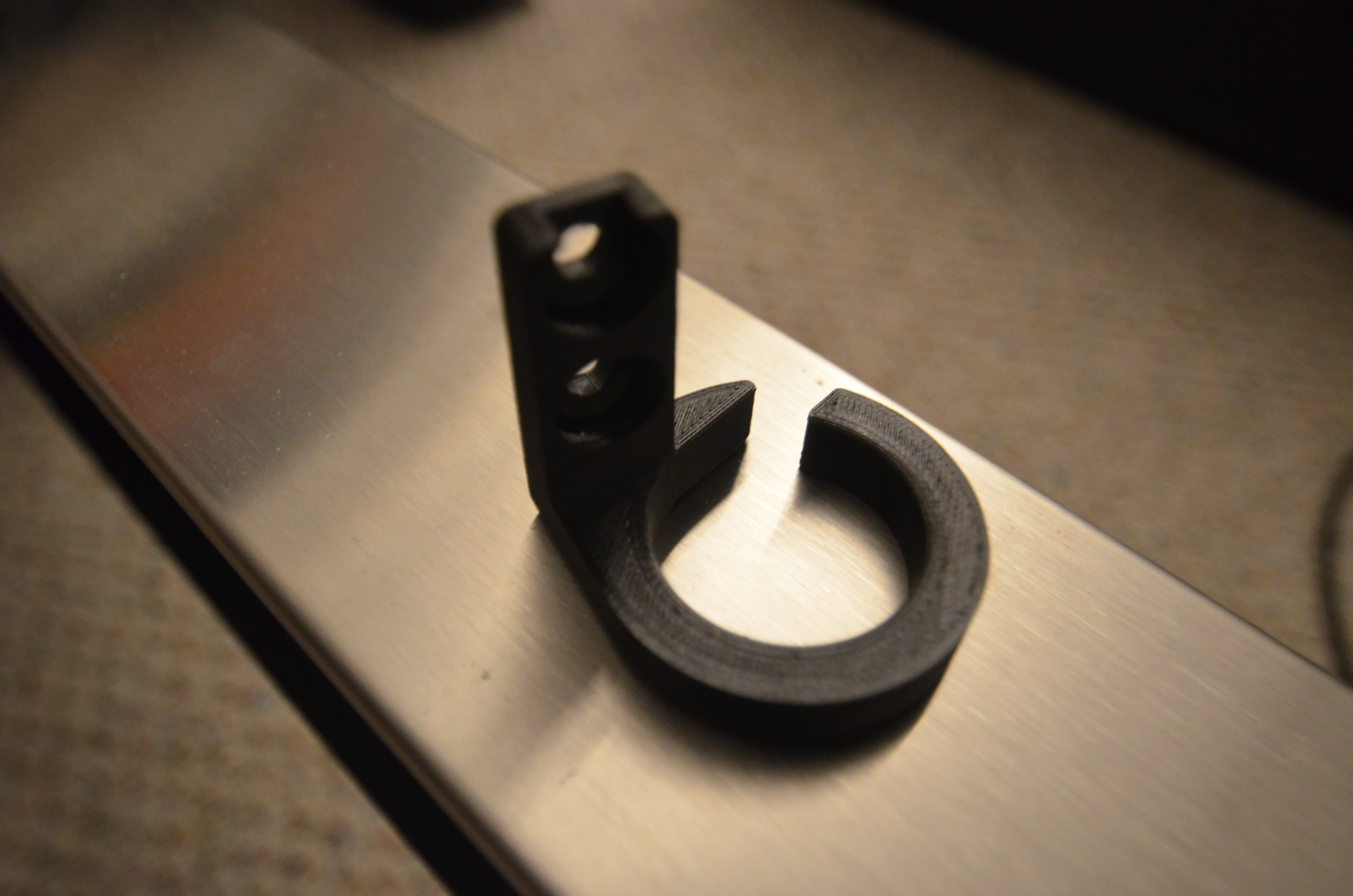 cable loop cord management for 19 inch rack