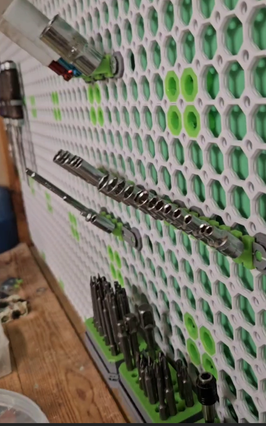 Multiboard multipoint rail peg