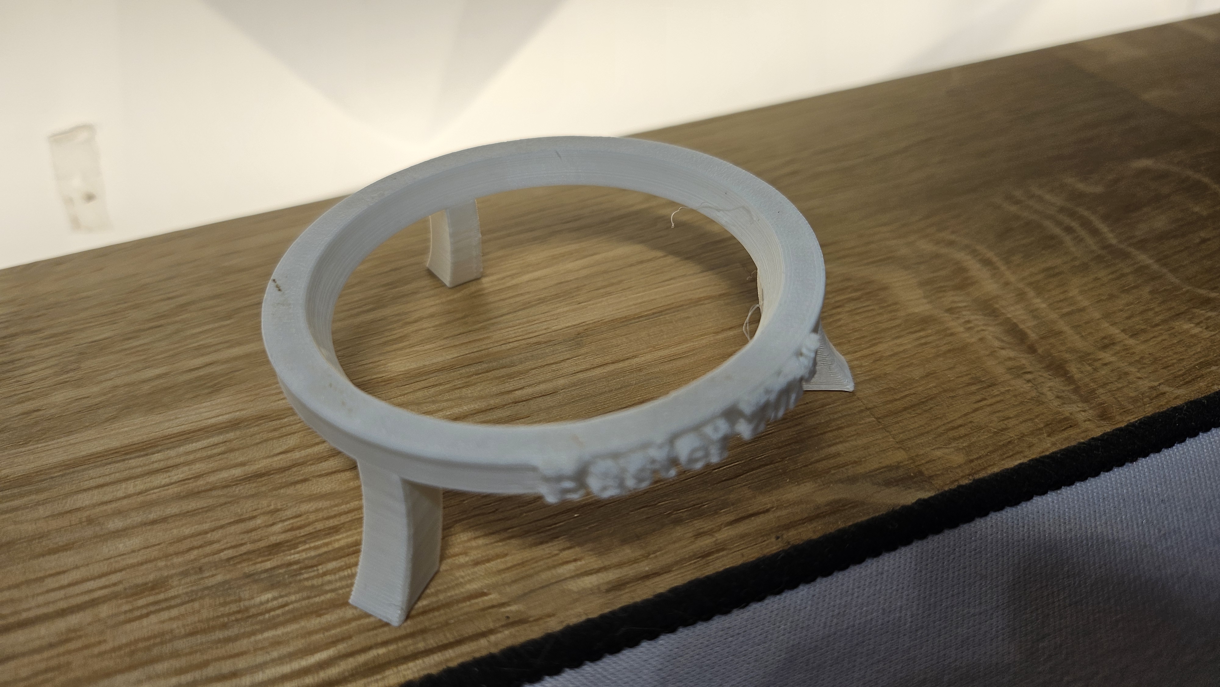 Miniatura 3 do modelo 3D Simple 2024 Easter Egg Holder Stand
