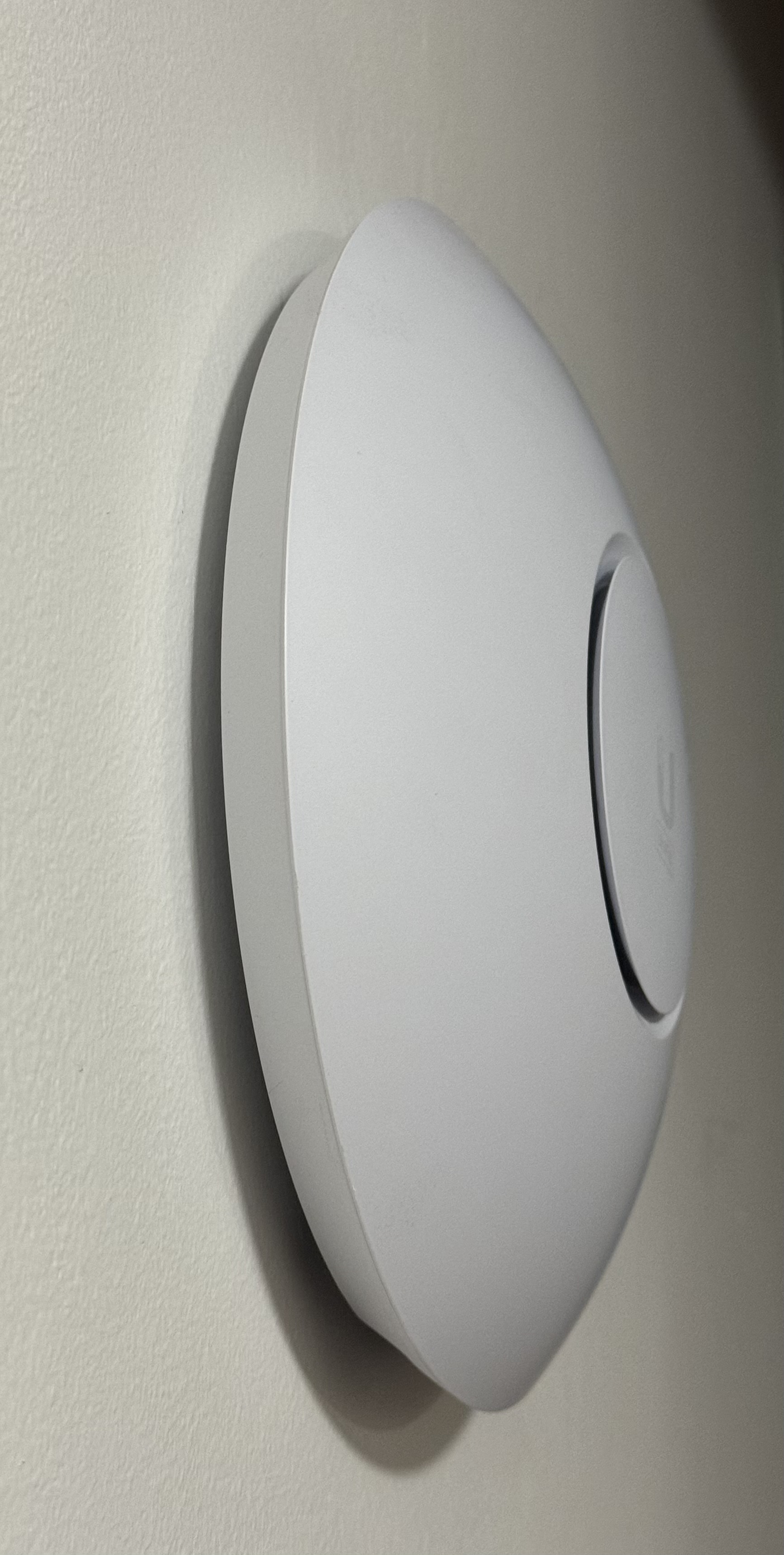 Ubiquiti U6 lite/U6 LR mounting plate with extra wall clearance by