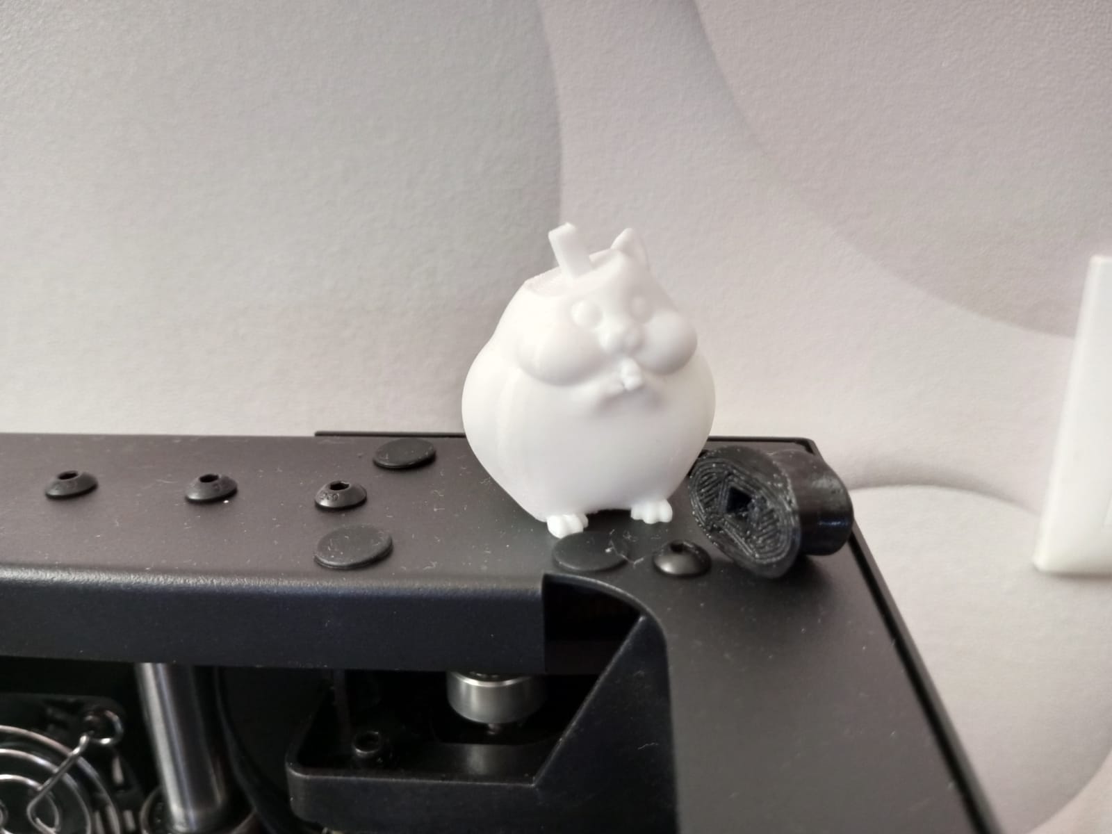 Curated visual reference: Picture Idea: A Business Hamster 2 Parts Por Dimon