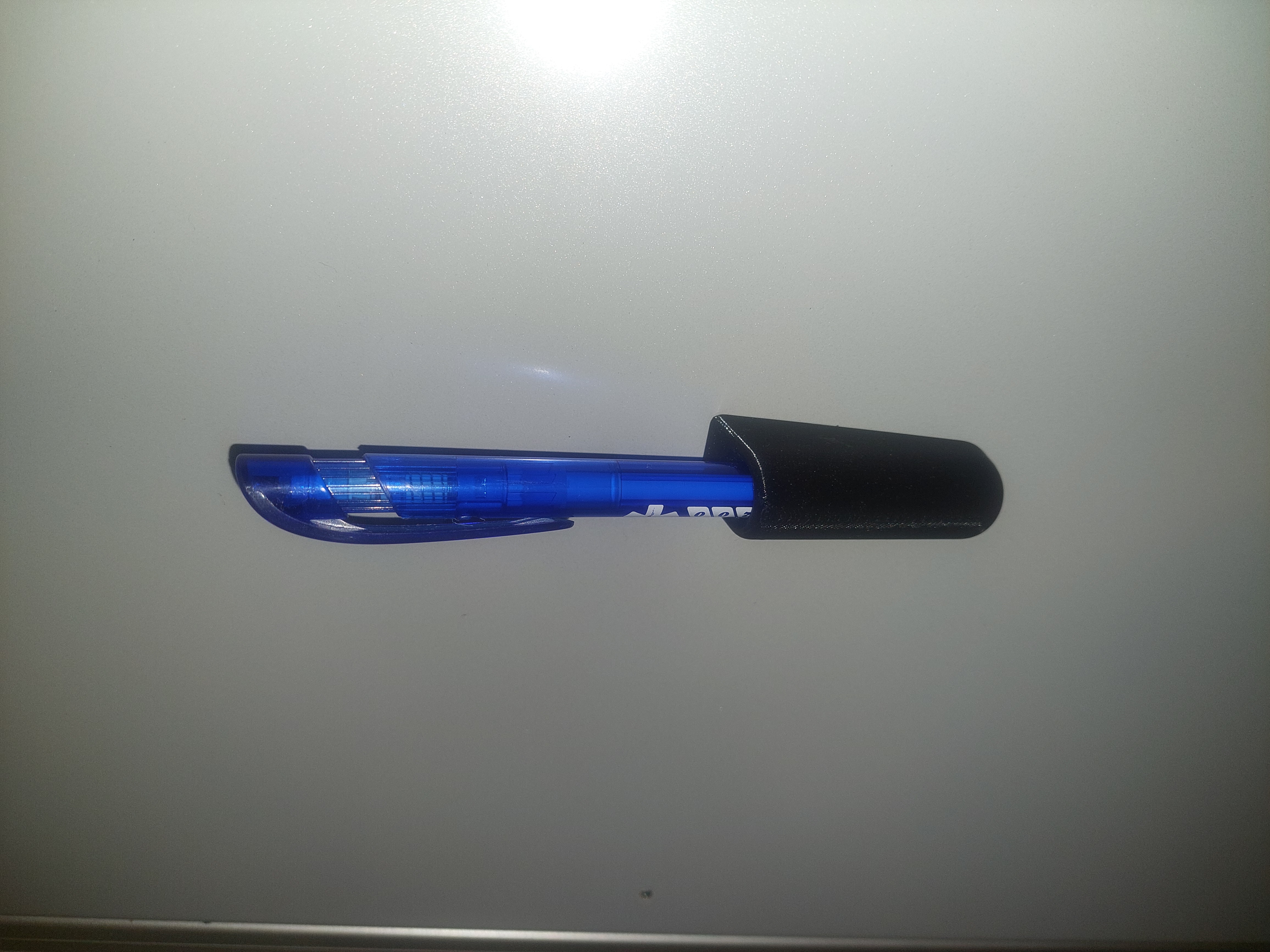 Kugelschreiber Halter Magnetisch, es gibt eine neue Version die für Kugelschreiber besser geeignet ist