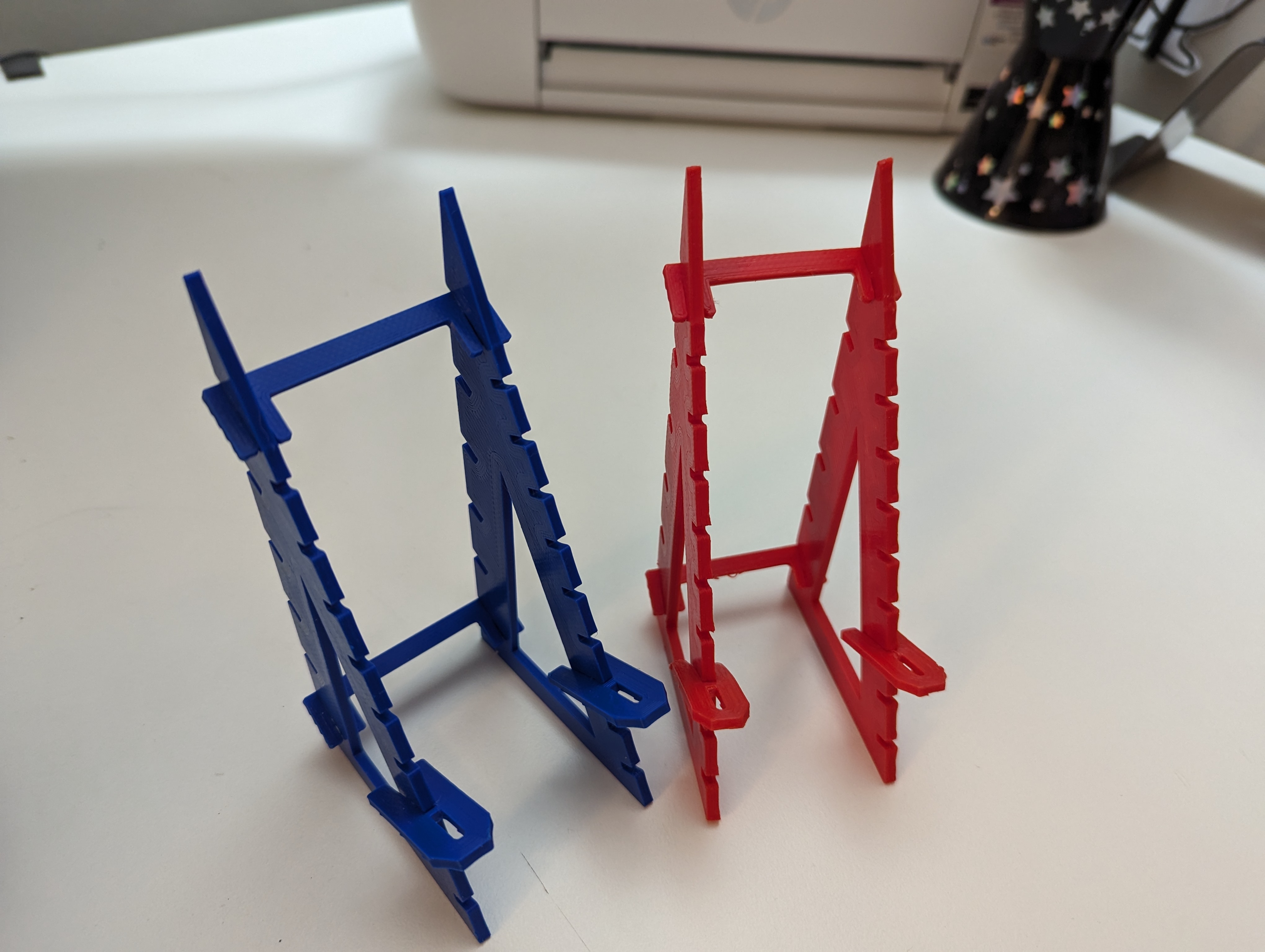 Skeletal Phone Stand (PopSocket Compatible)