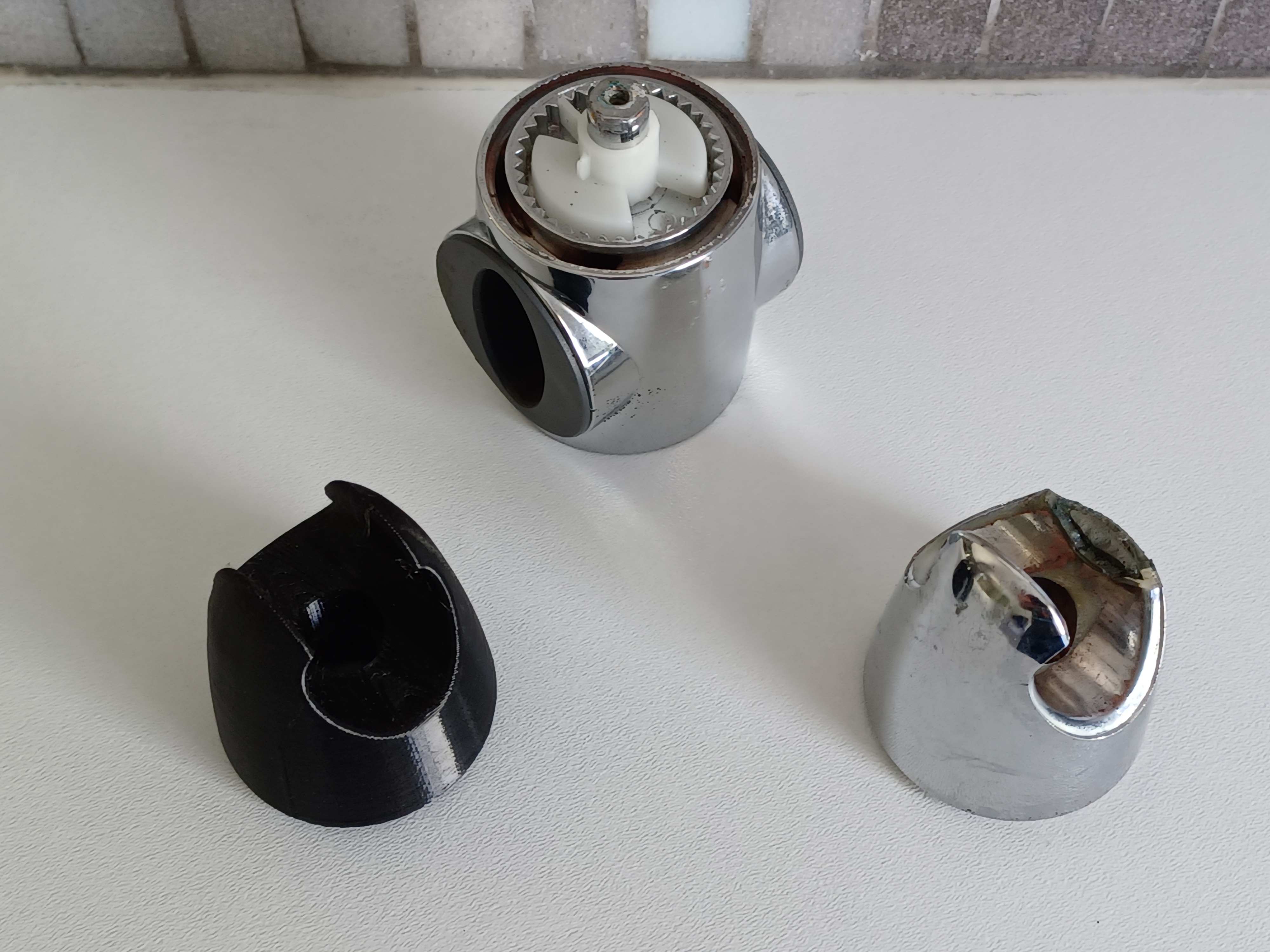 Replacement shower head clamp / holder