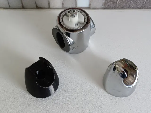 Replacement shower head clamp / holder