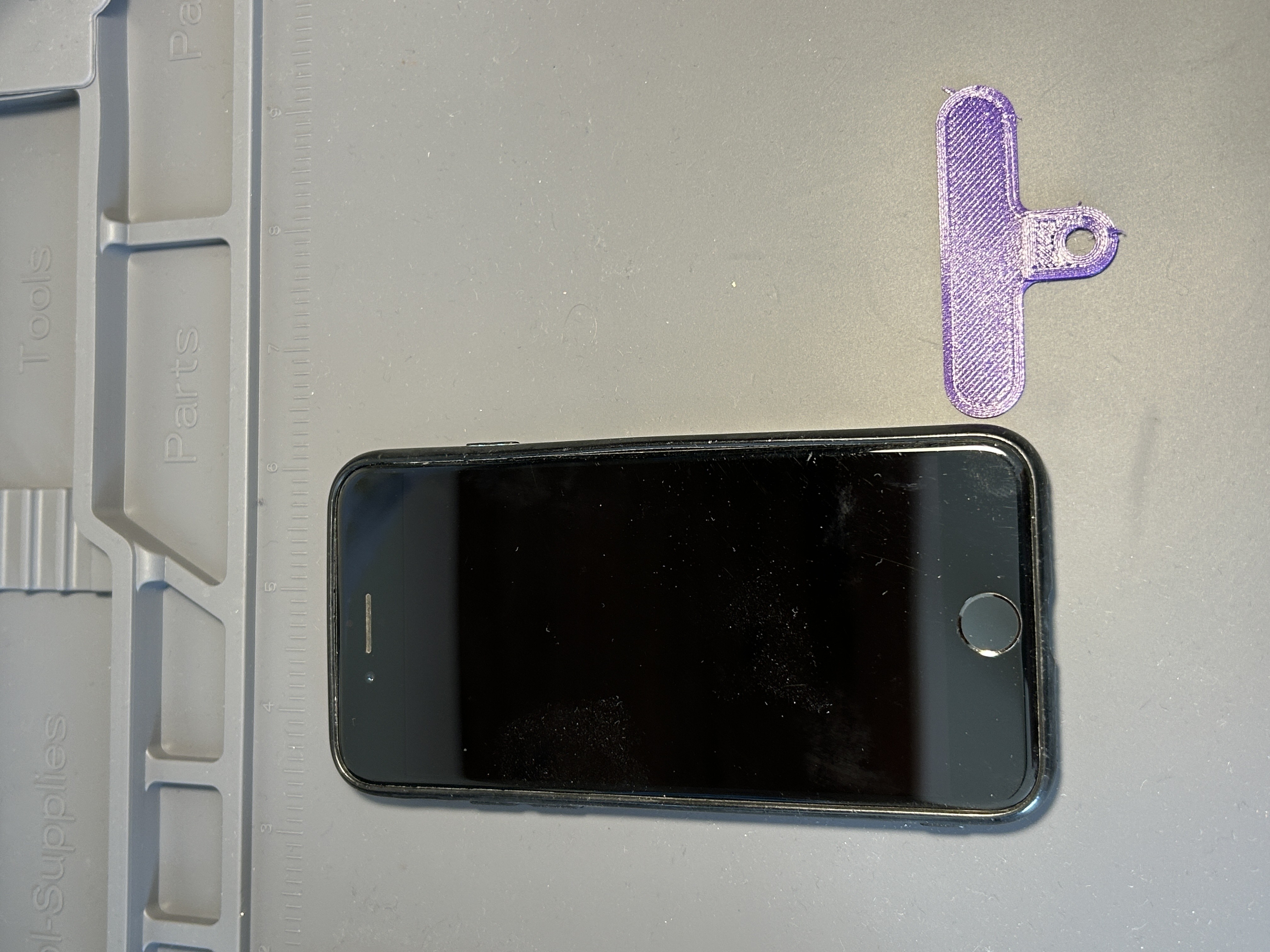 Practical phone hanger — thumbnail 3