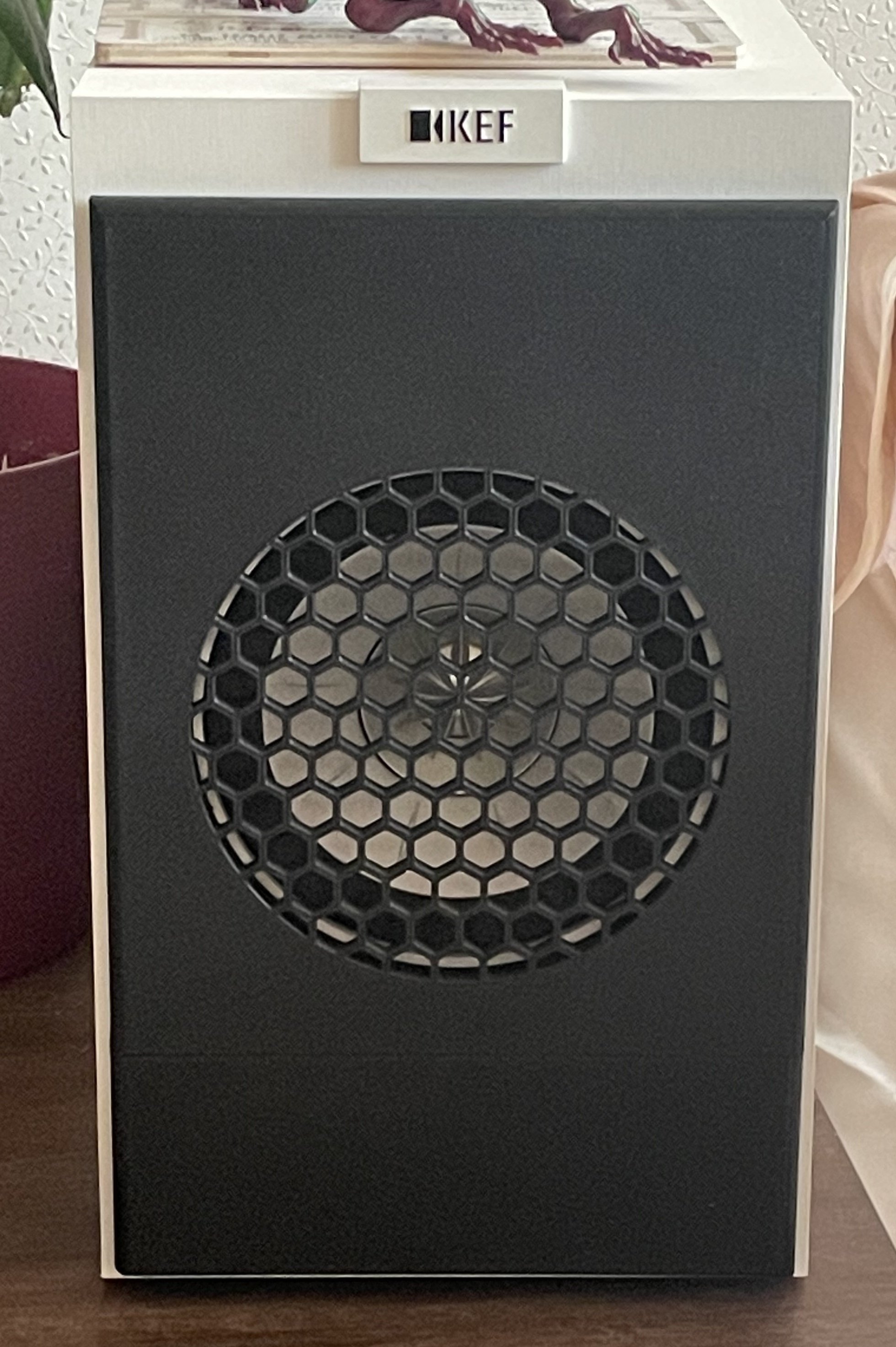 KEF Q150 Magnetic Speaker Grille