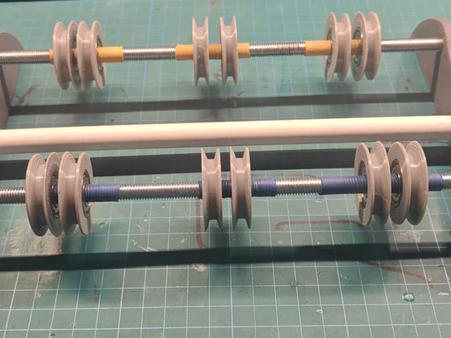 Drybox rollers and filament guide