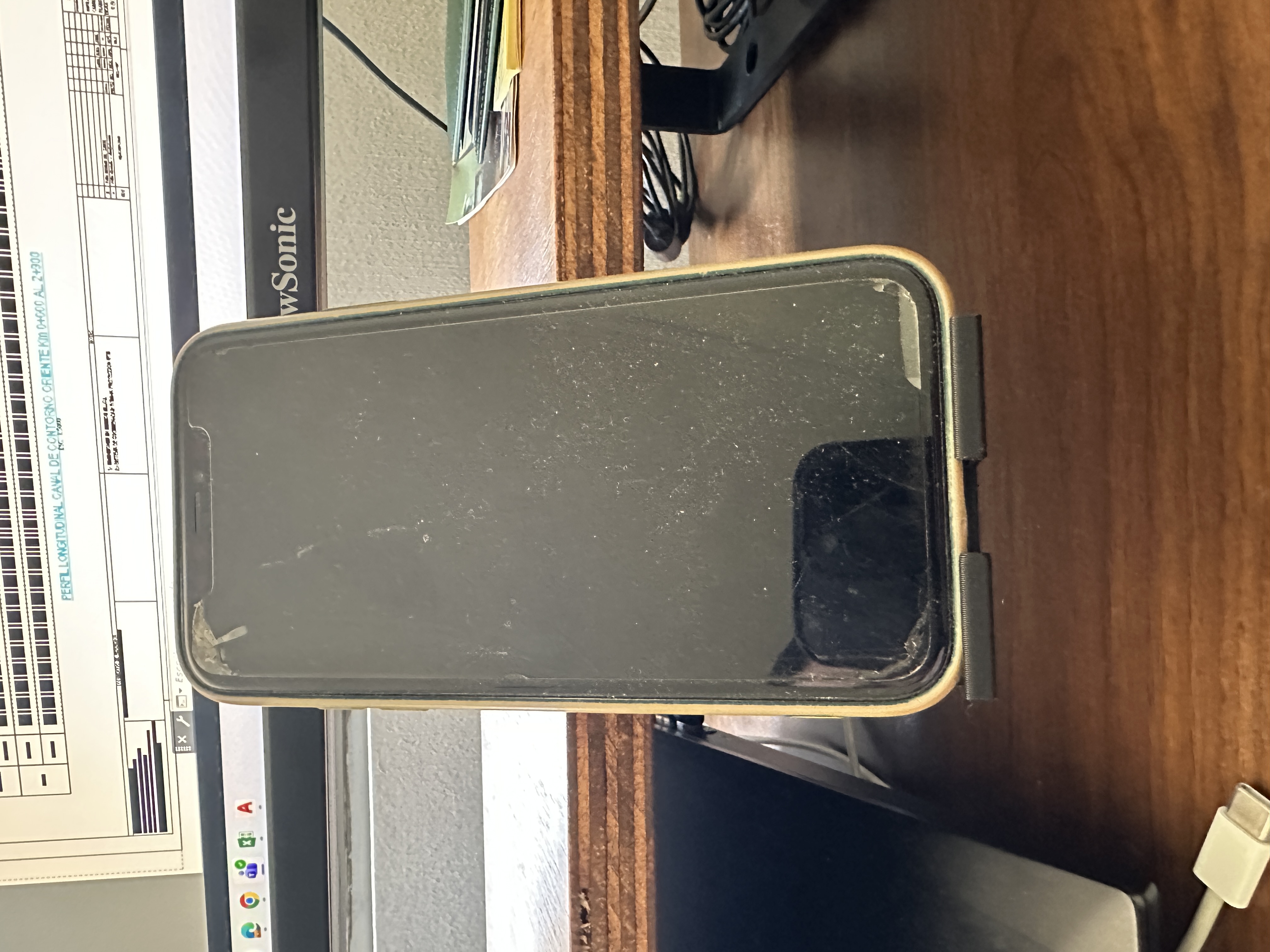 Movable Phone Holder for Plywood