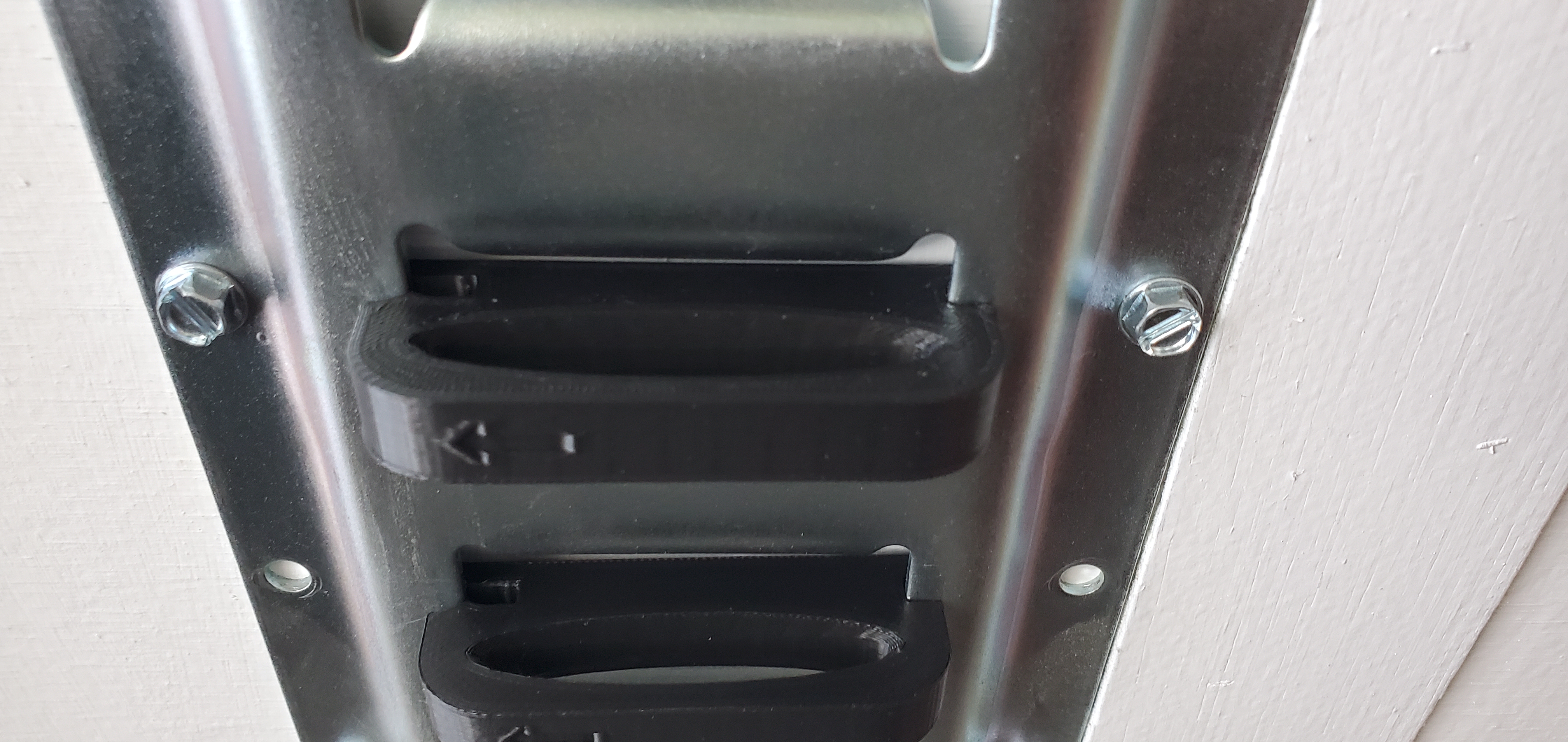 E-track loop clip