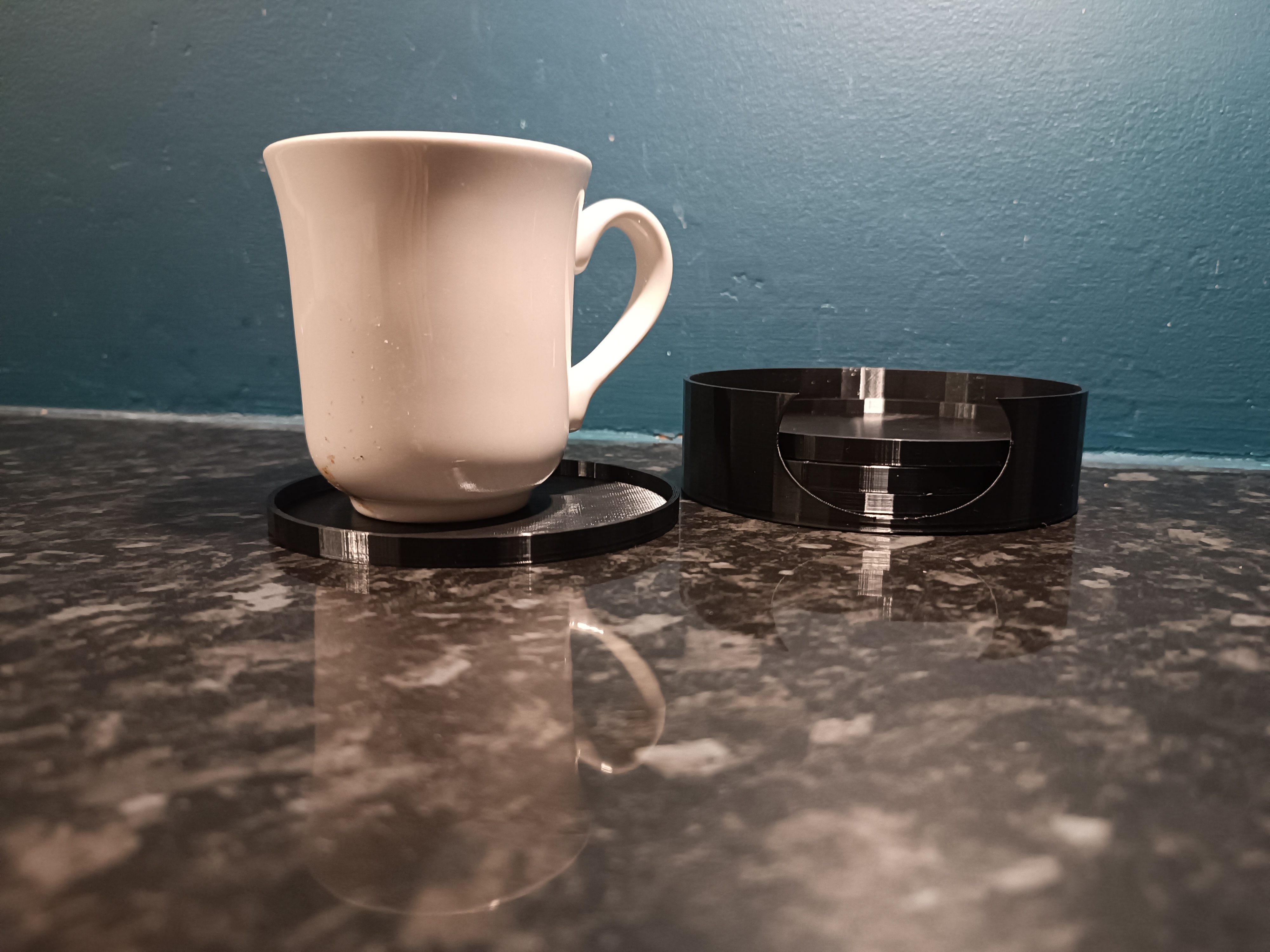 Simple coaster with lip to minimise spills + storage 3D model