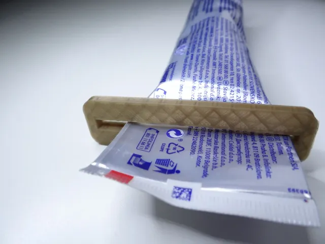 Super simple paste pusher