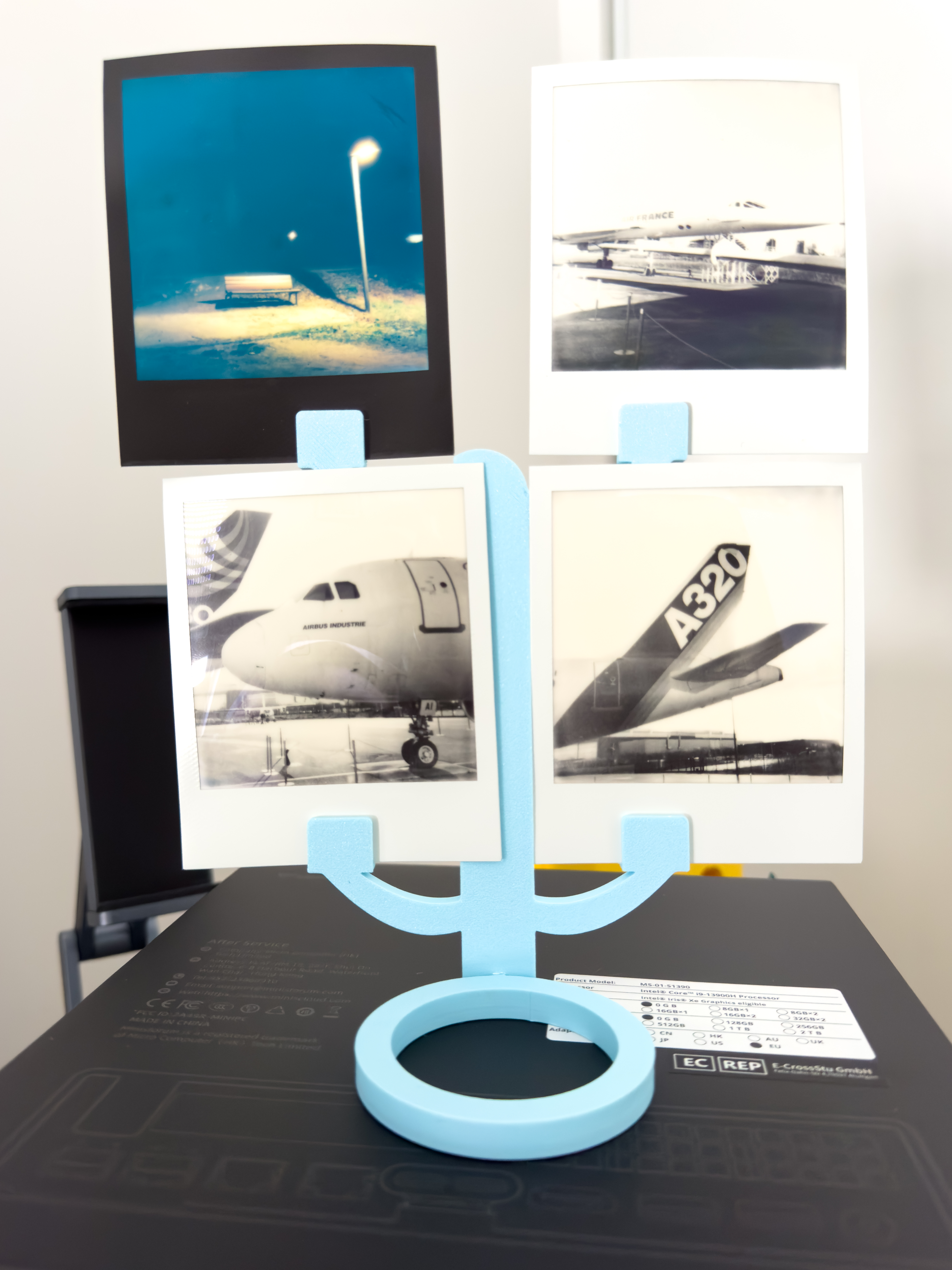Polaroid / Instant photo holder