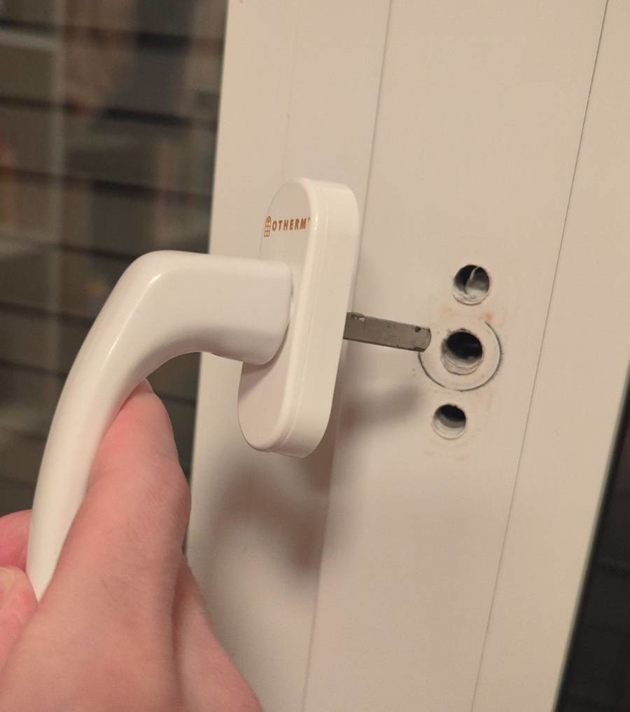 Cover cap for a removed window handle - OTHERM