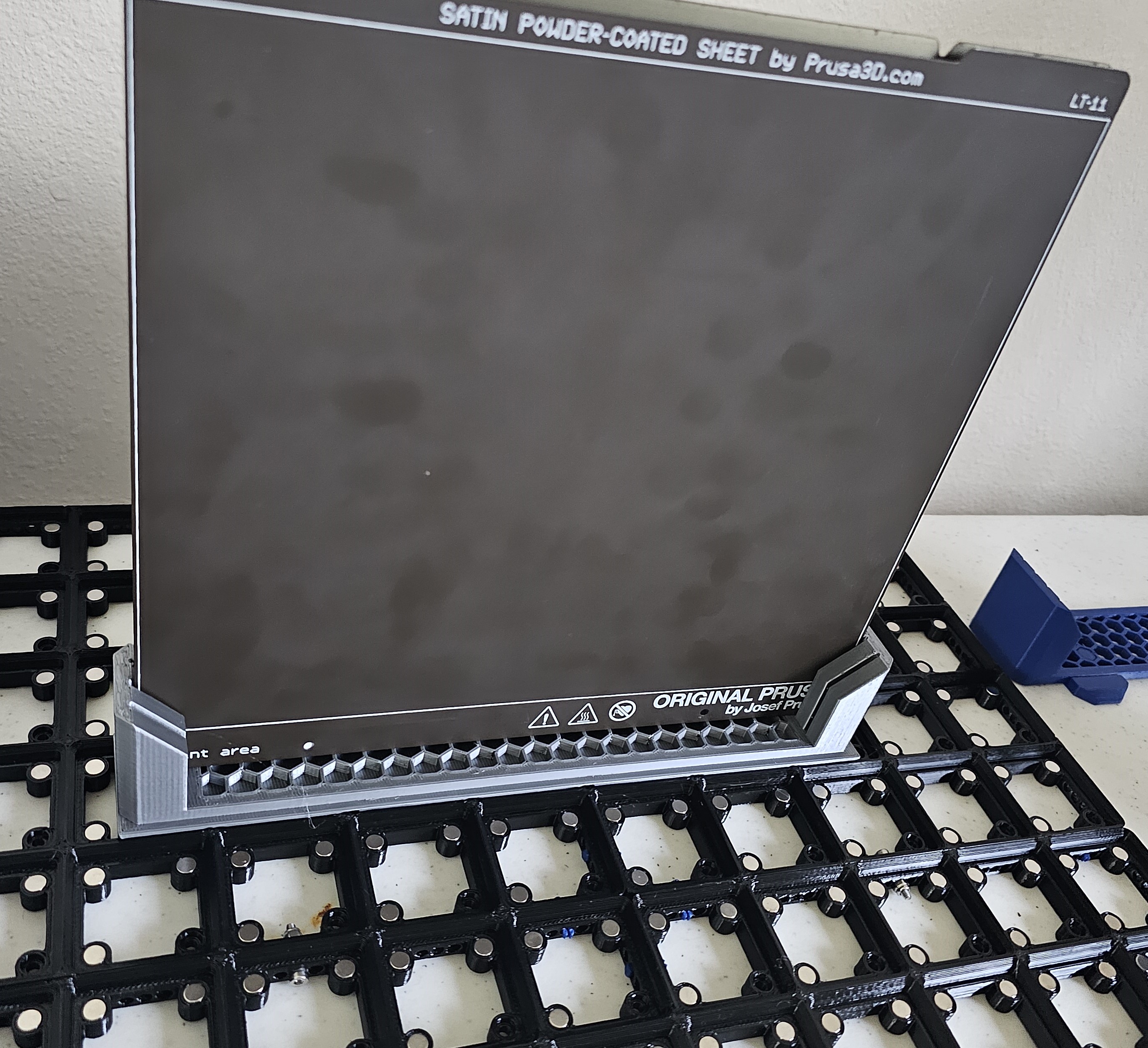 MK3 MK4 Three sheet holder for Gridfinity 3D model thumbnail