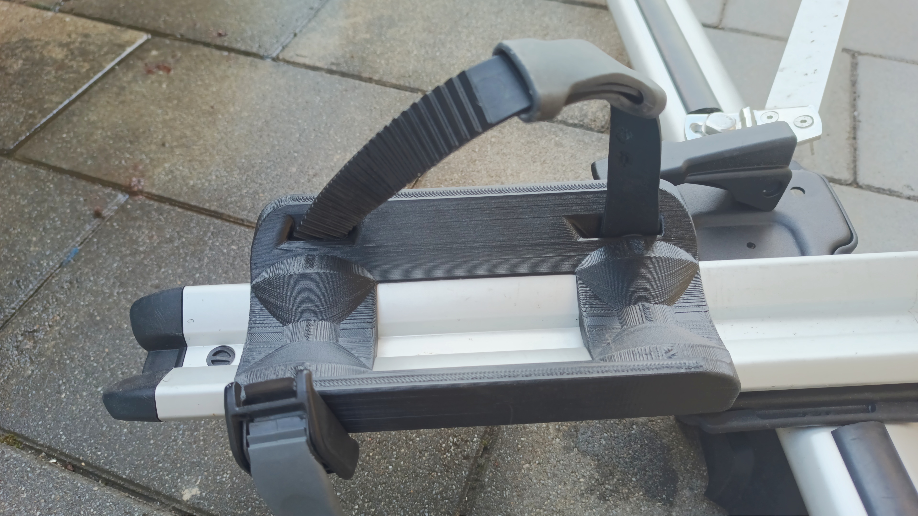 Replacement for Thule bike roof rack carrier tire mount
