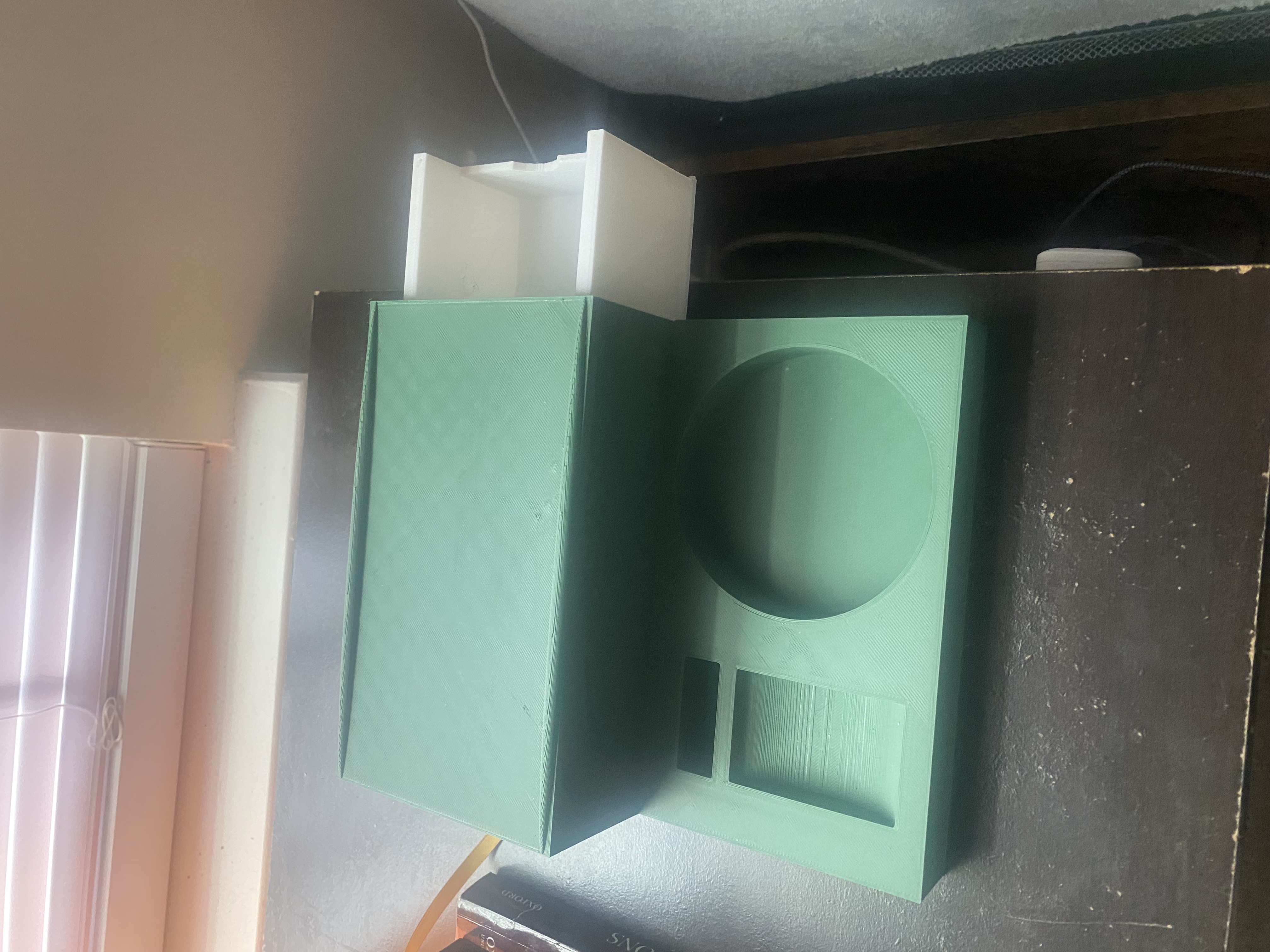 Miniatura 4 do modelo 3D Bedside/Table Organizer