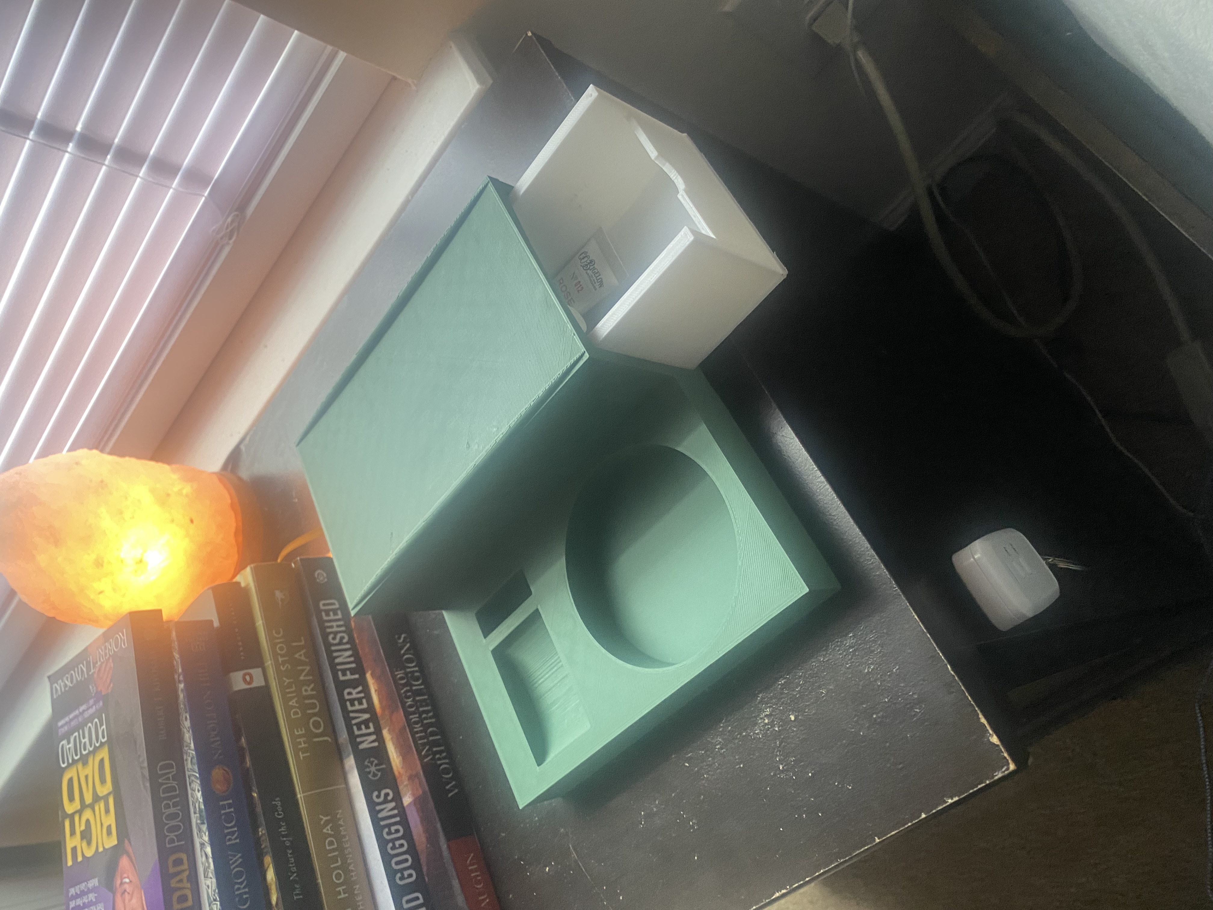 Miniatura 2 do modelo 3D Bedside/Table Organizer