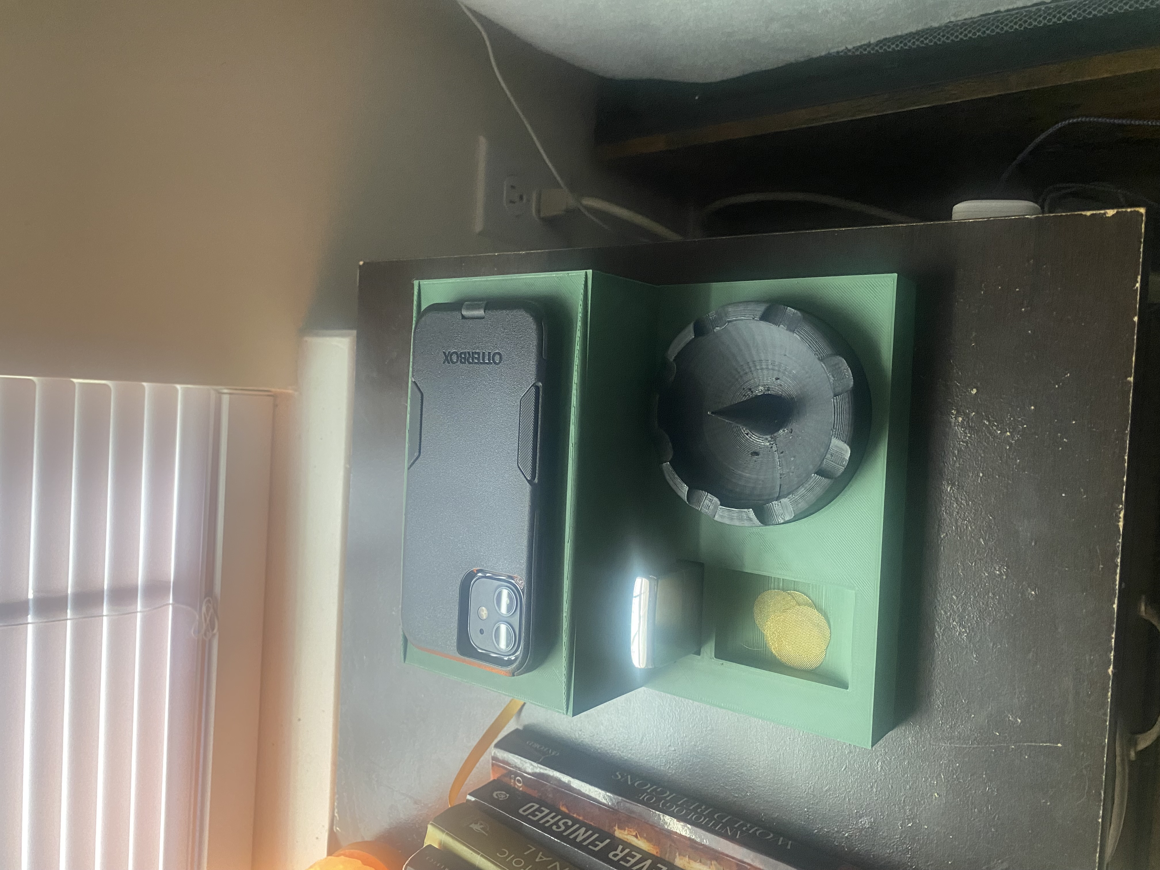 Miniatura 3 do modelo 3D Bedside/Table Organizer