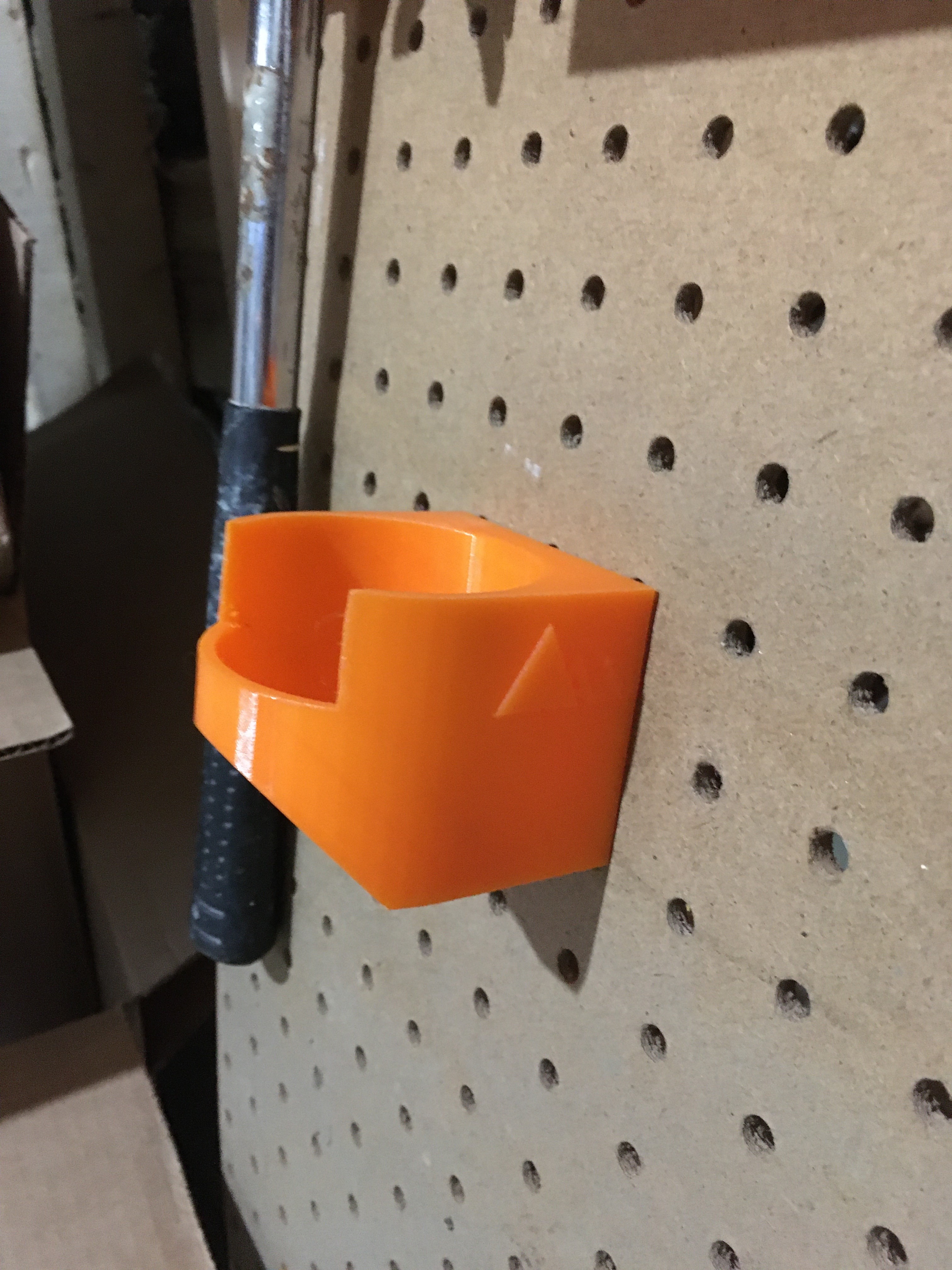 Miniatura 10 do modelo 3D Pegboard levitating toolbox
