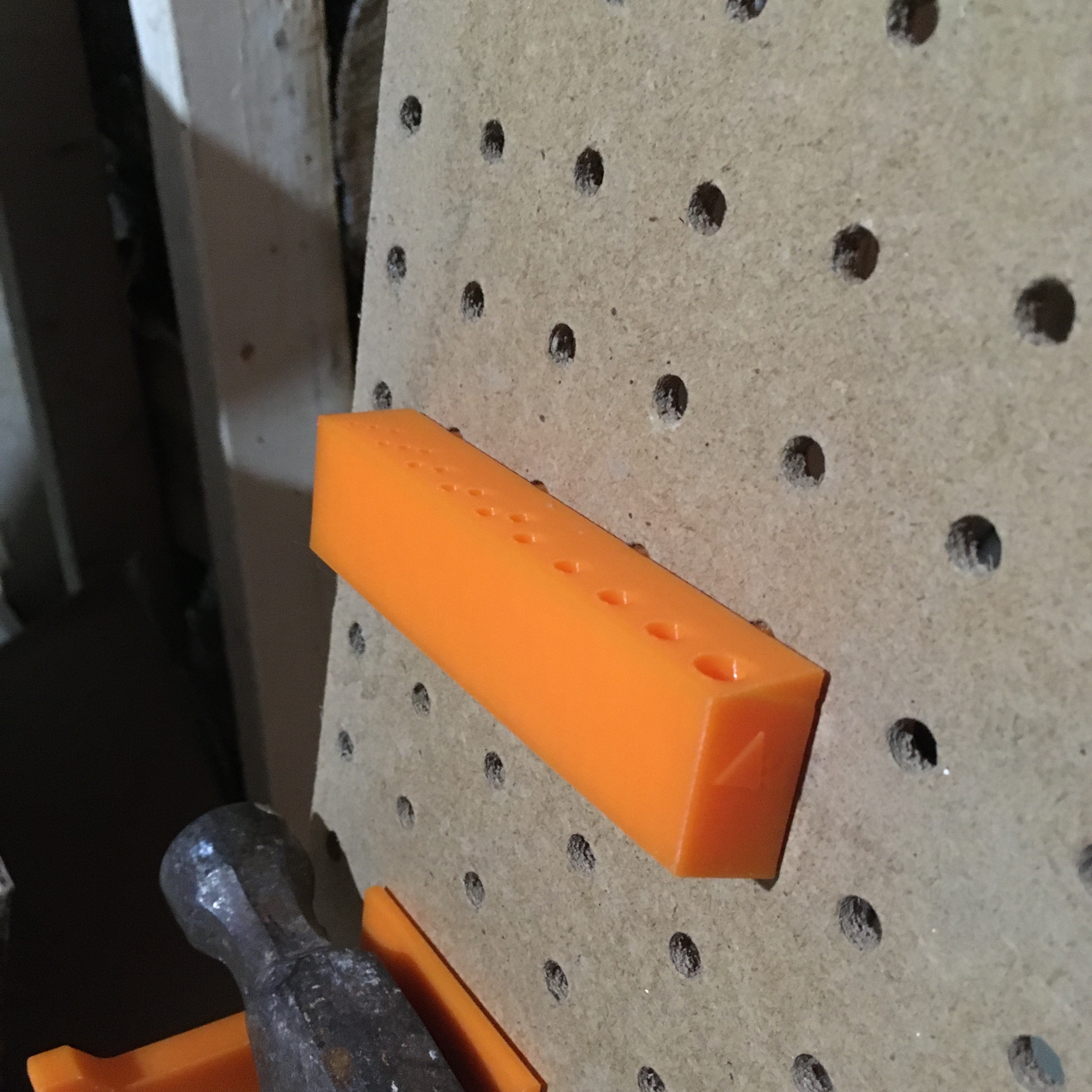 Miniatura 17 do modelo 3D Pegboard levitating toolbox
