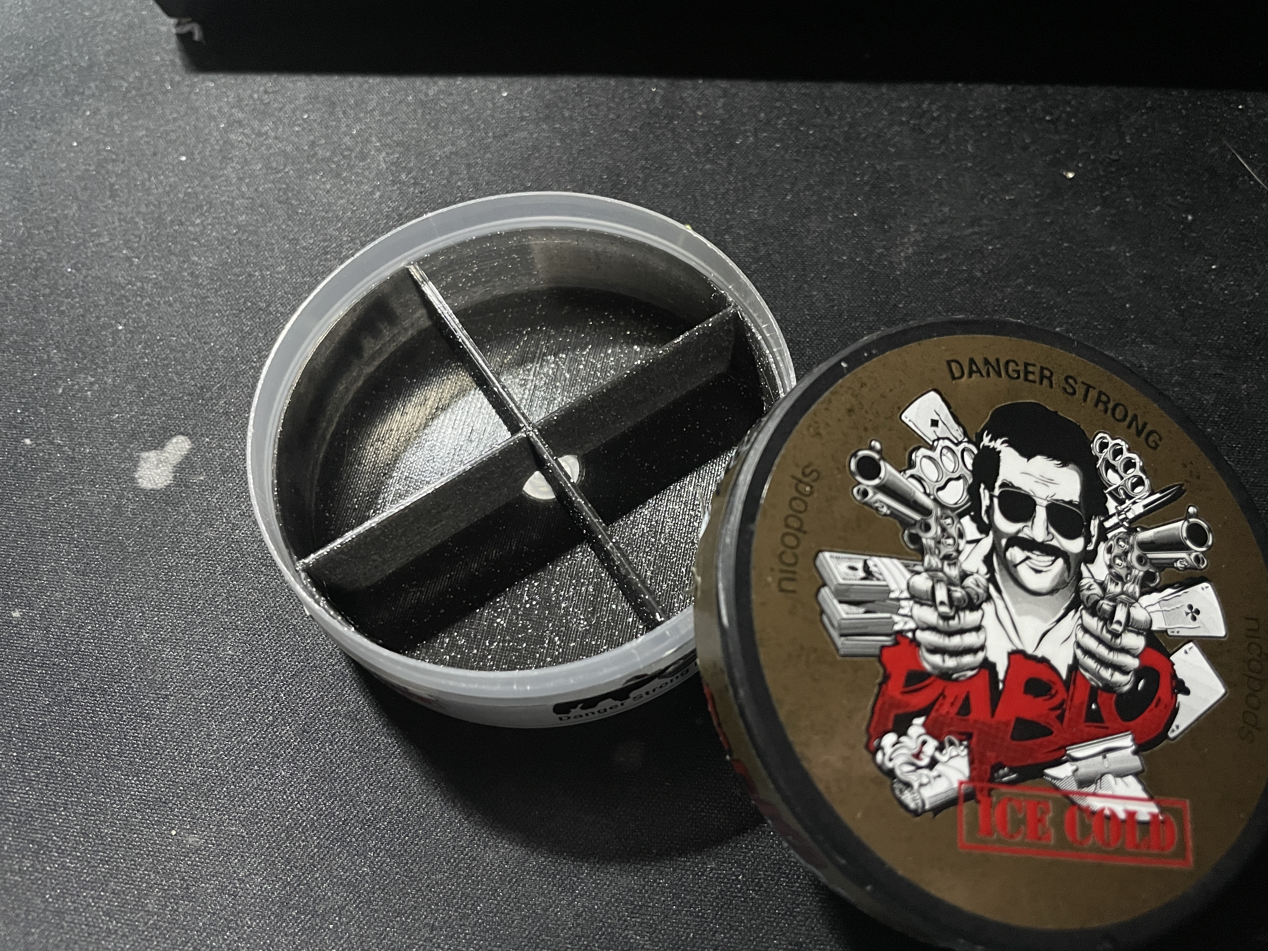 Chewing tabaco / nicopods box organizer insert