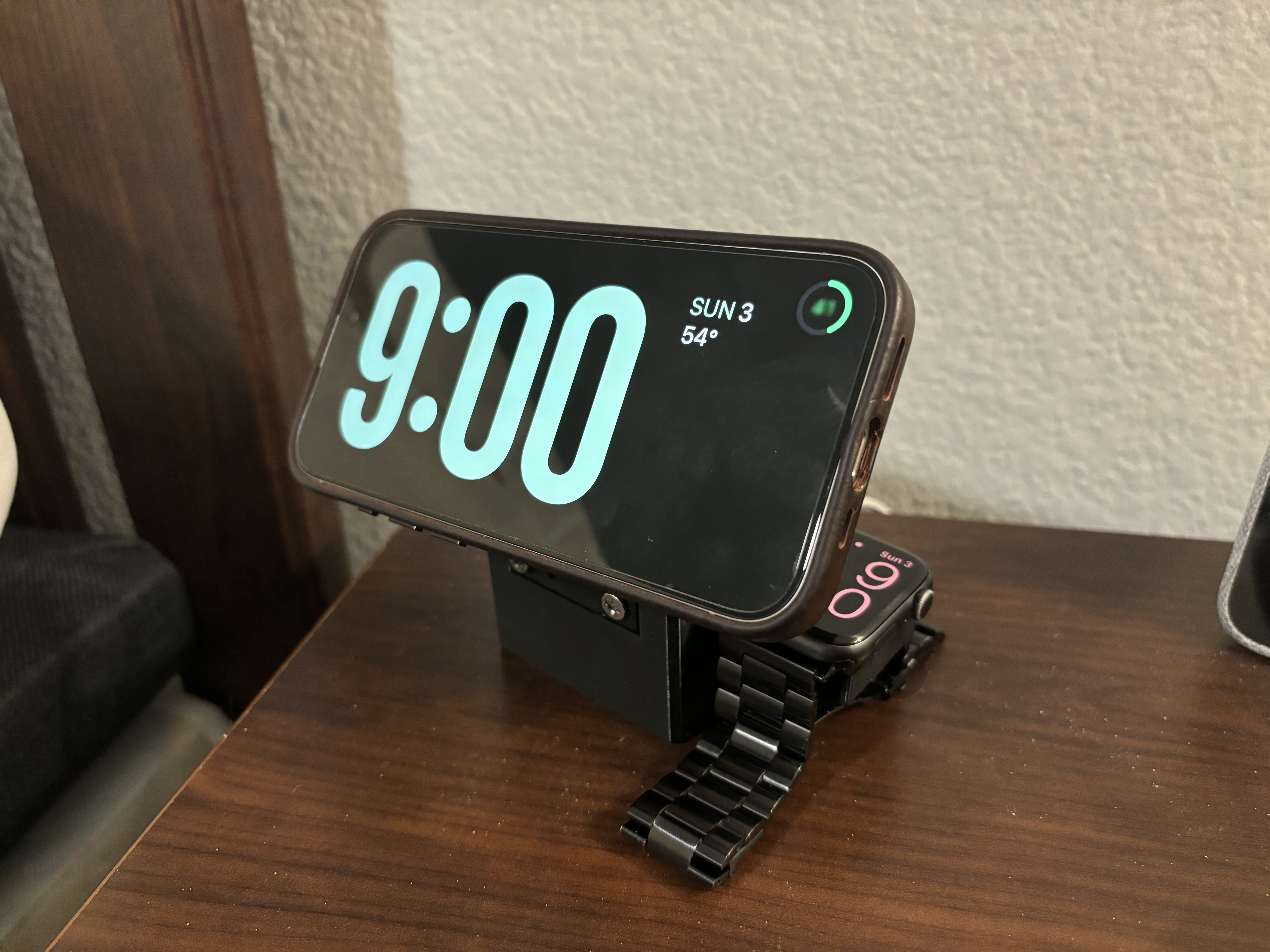 Danker Cube - A Travel-sized MagSafe Block