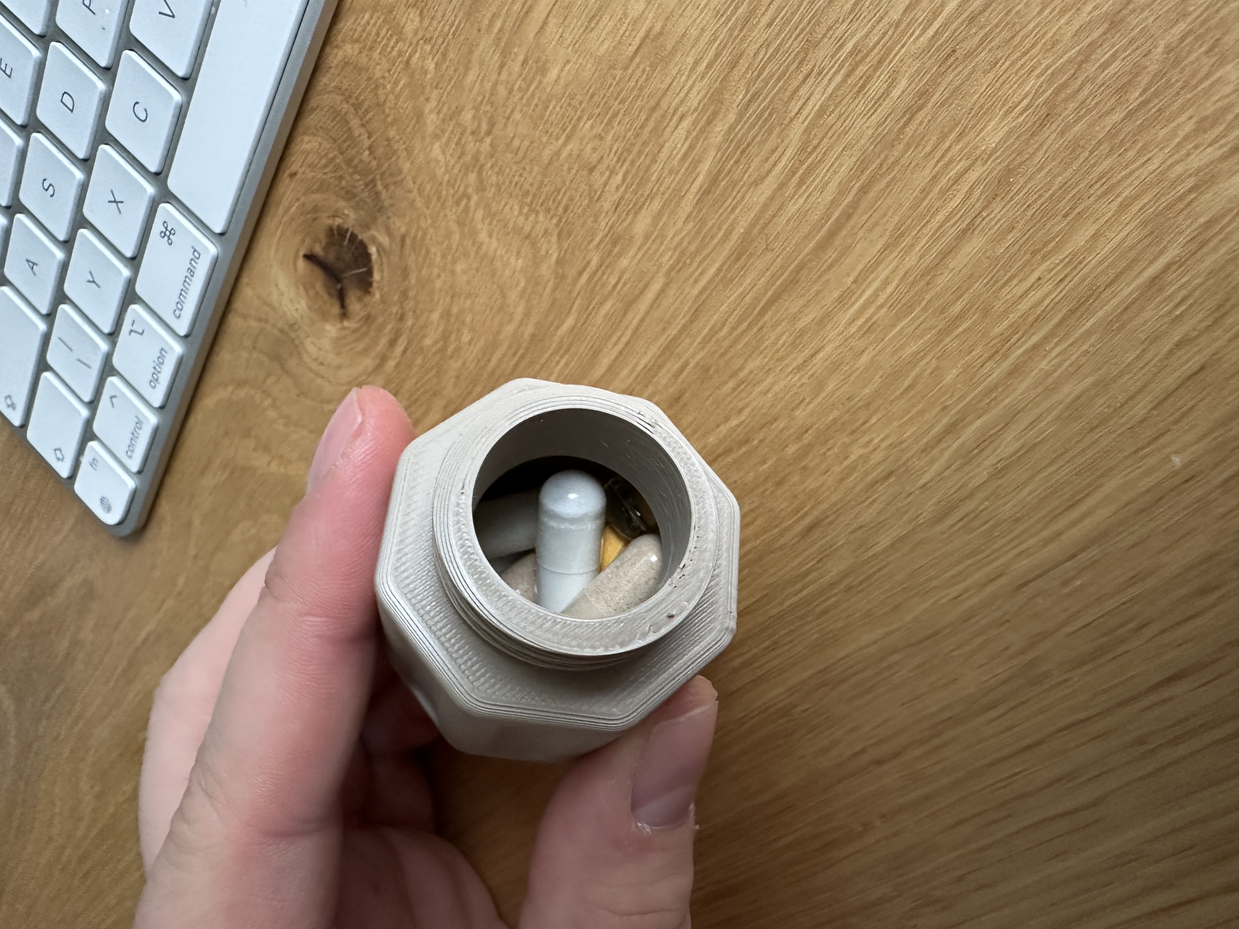 Miniatura 3 do modelo 3D Mini container - pills