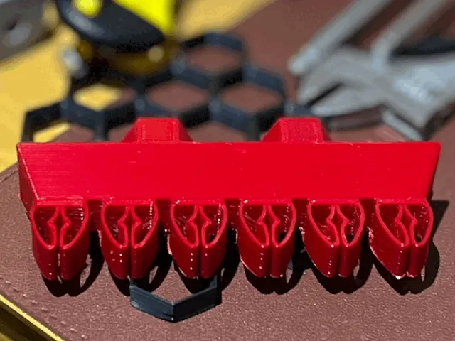 Scaled-down screwdriver quick store mount
