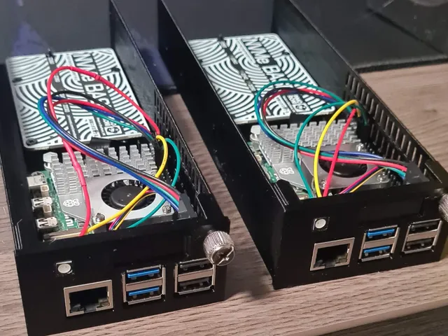 Raspberry Pi 5 + Pimoroni NVMe Base Case