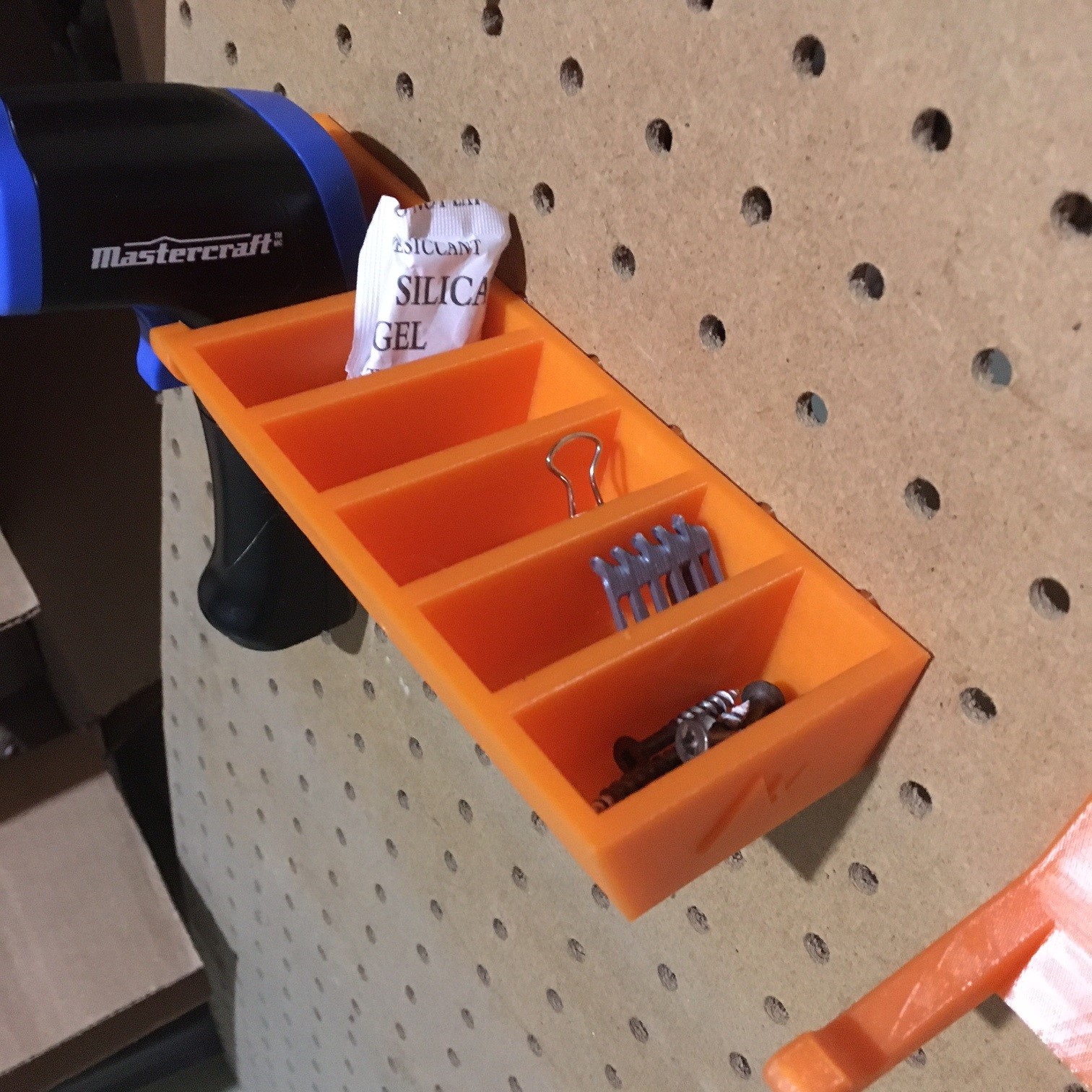 Levitating pegboard containers — thumbnail 3
