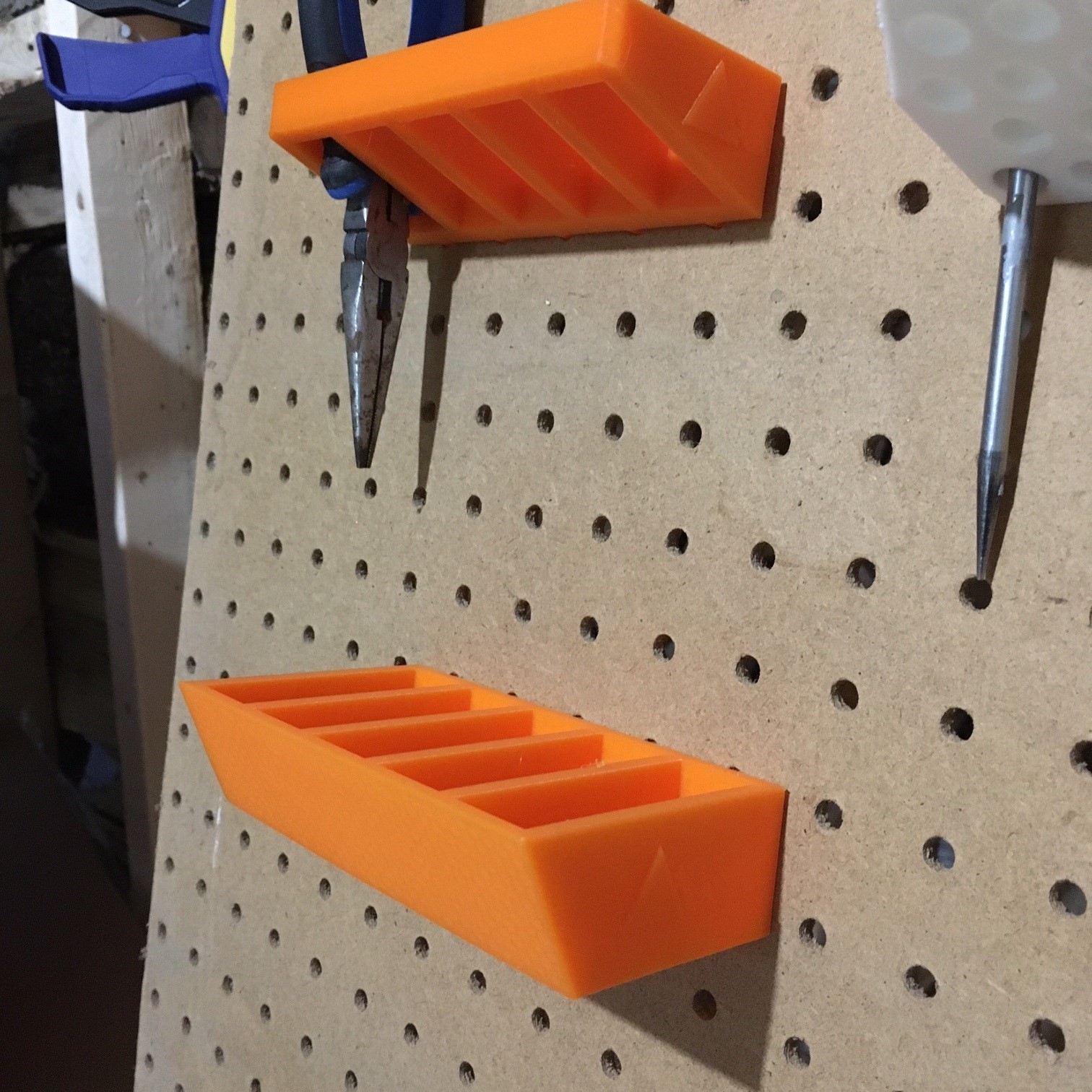 Levitating pegboard containers — thumbnail 4