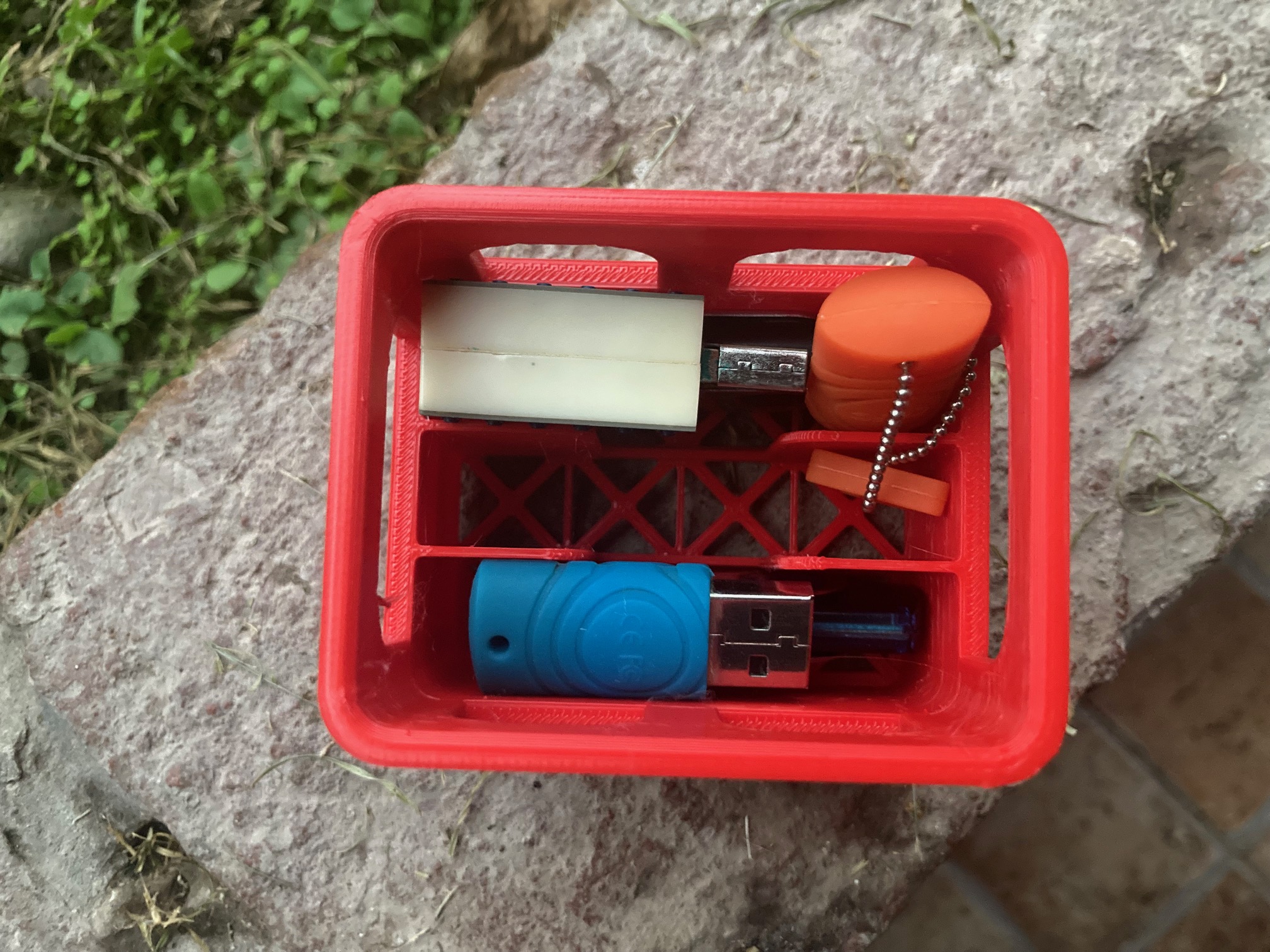 Stackable Beer Crate For Flash Drives By Chrix Download Free STL stackable-beer-crate-for-flash-drives-by-chrix-download-free-stl