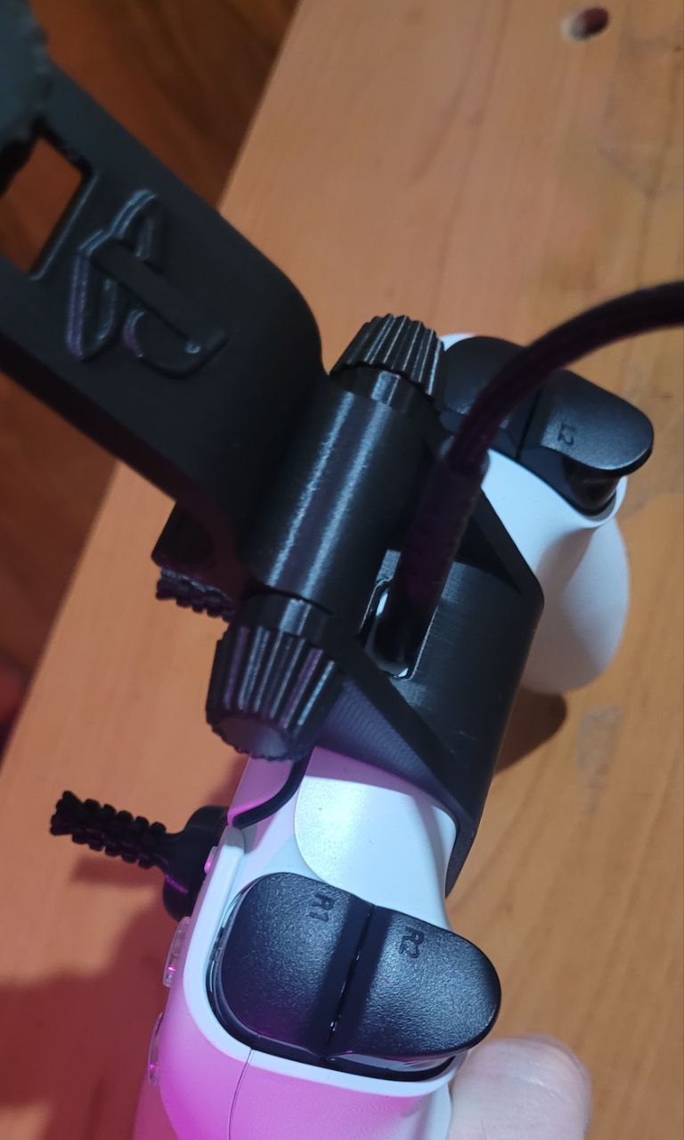 PS5 DualSense mount with exposed usb port and strap eyelets
