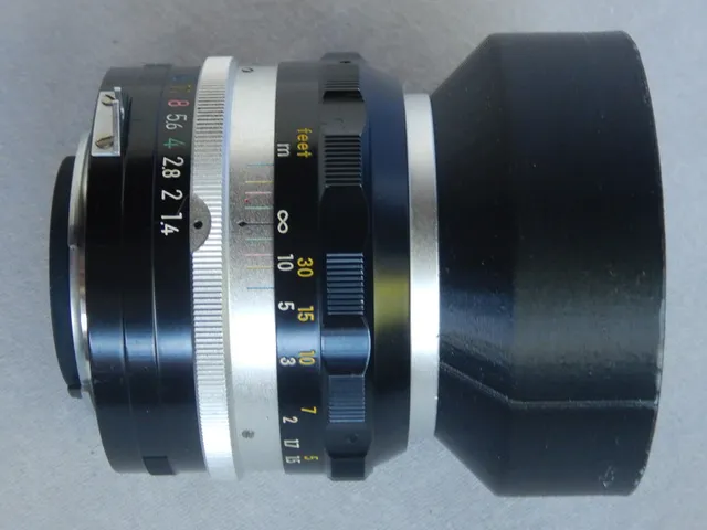 Nikon Nikkor-S 1:1,4 f=5,8 cm Gegenlichtblende lend hood