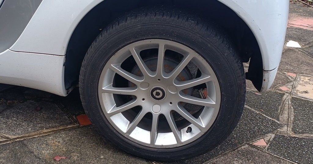 Smart Fortwo Wheel Bolt Cower by Filamentality Download free STL