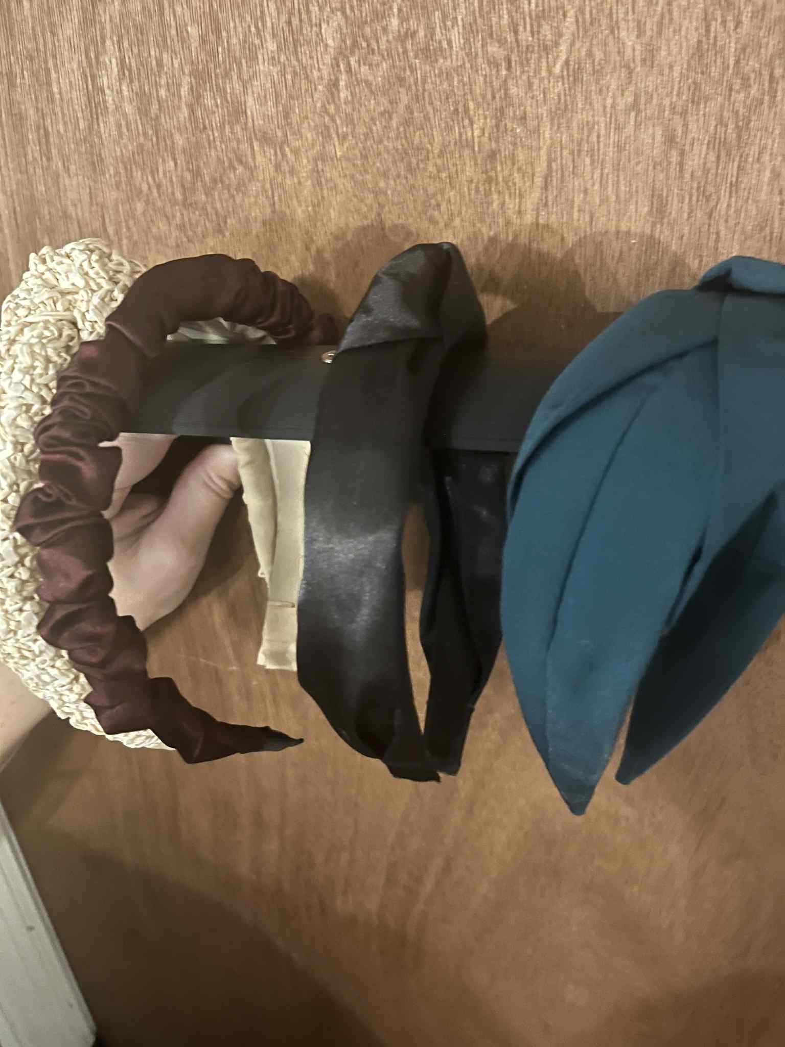 headband stand