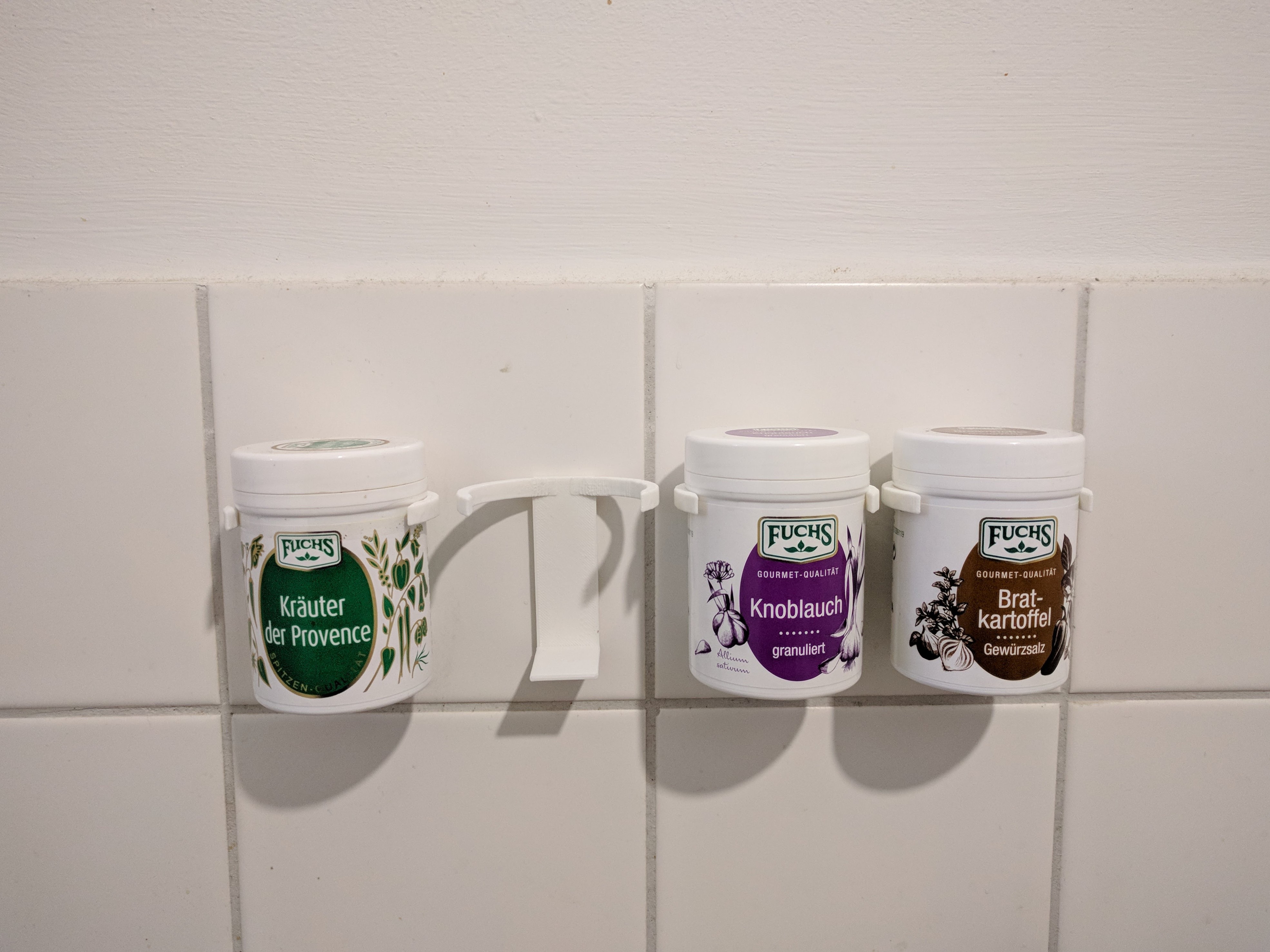 Wall mounting for fuchs spices